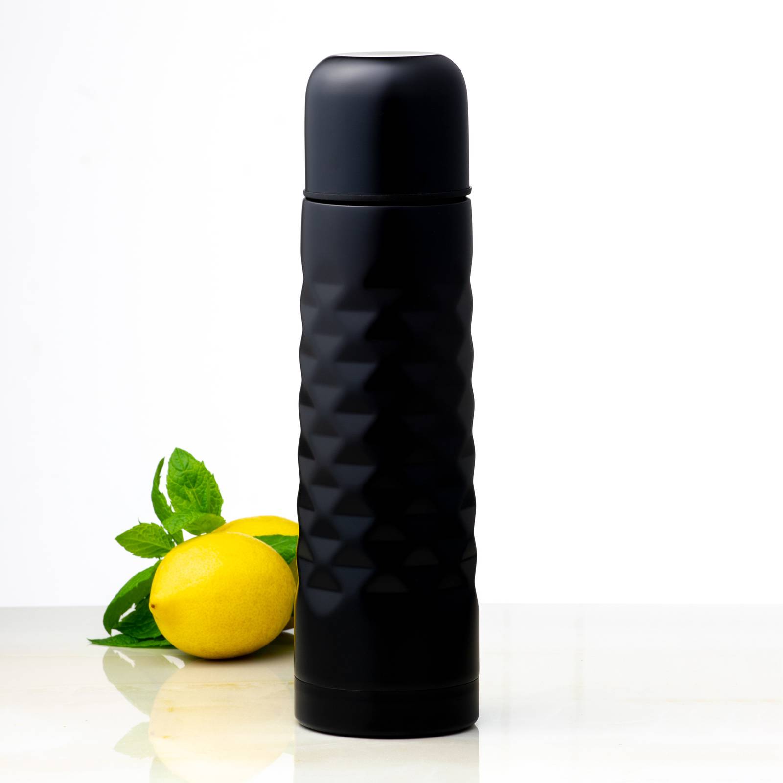 Coffee and tea thermos Tesoro 600 ml black AMBITION