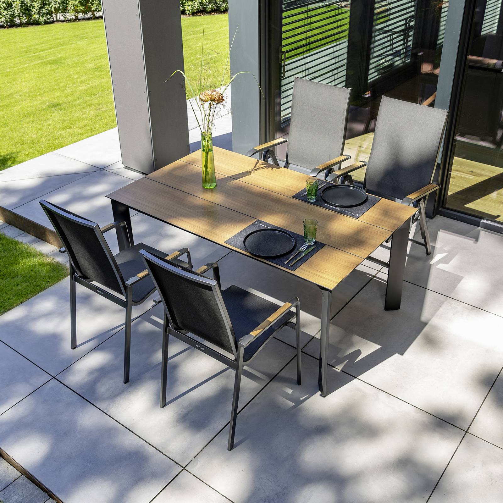 Fotel ogrodowy z tekowymi podłokietnikami Diamond antracytowy KETTLER 0103901-7500