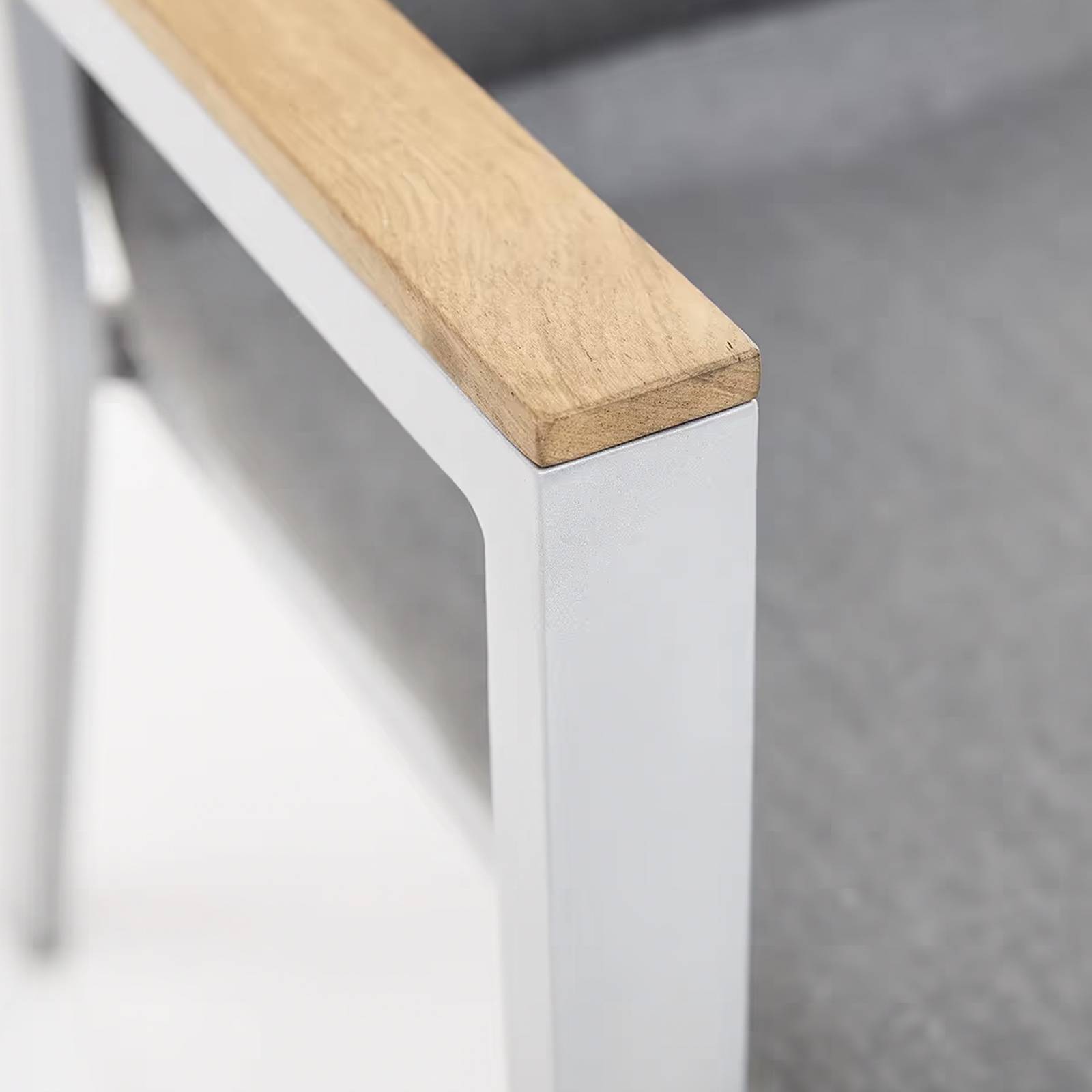 Krzesło ogrodowe z tekowymi podłokietnikami Rasmus srebrne KETTLER 0106502-7110