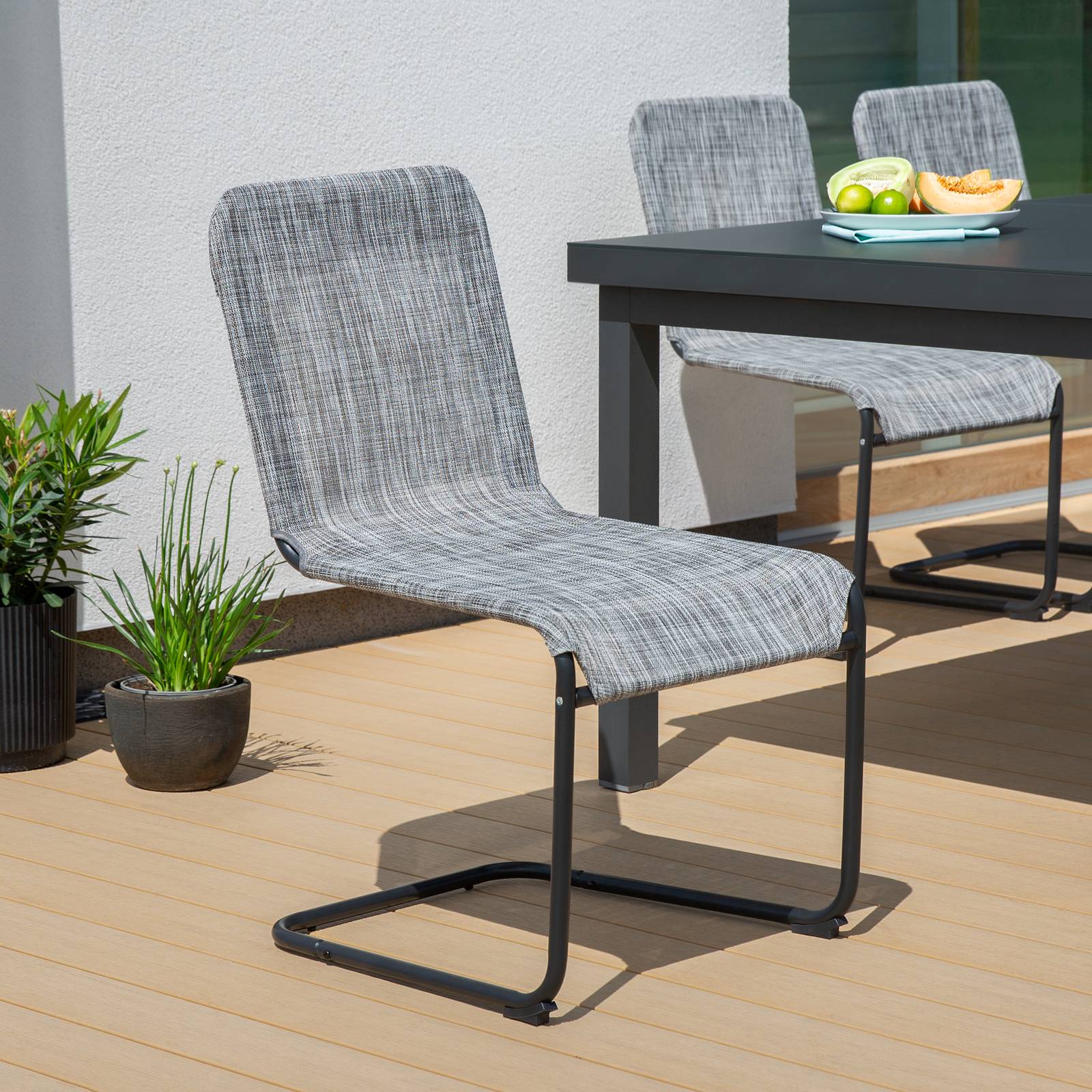 Šedá zahradní židle Lincoln PATIO