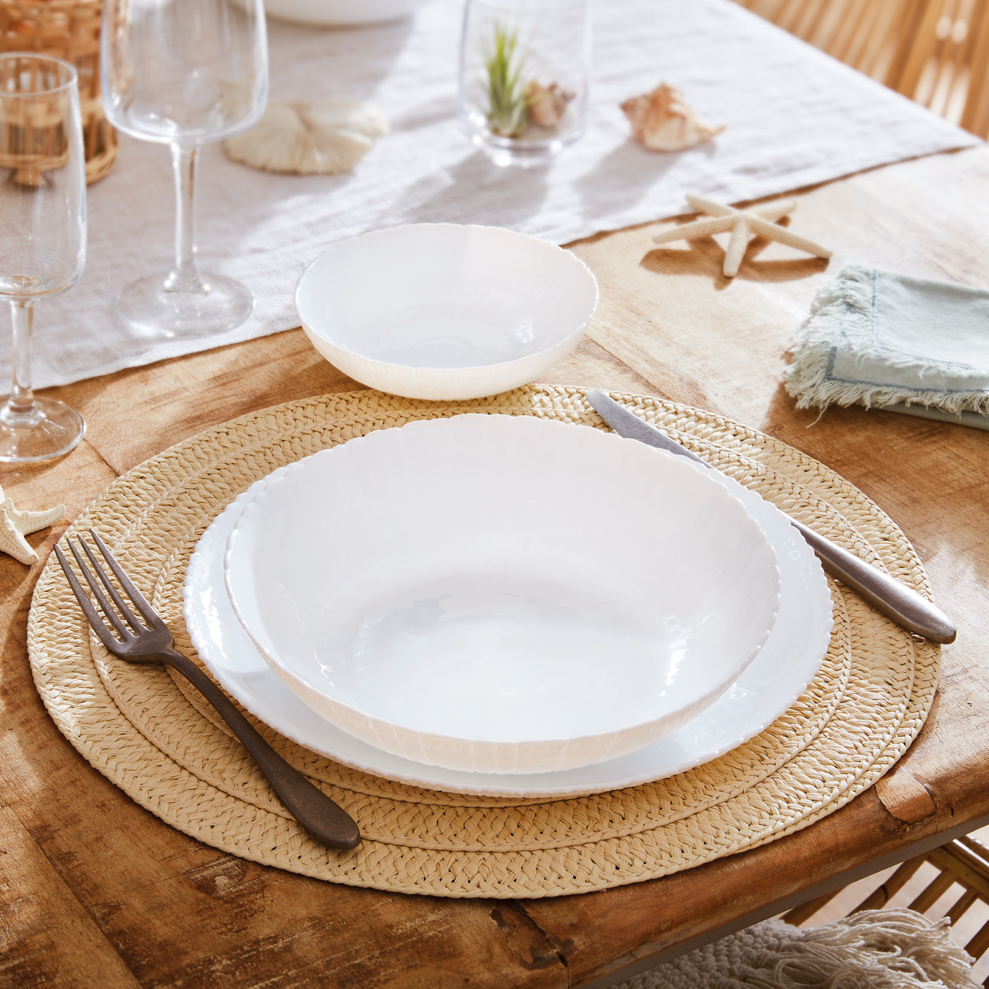 Dinner set for 6 people Ammonite 18-piece white LUMINARC