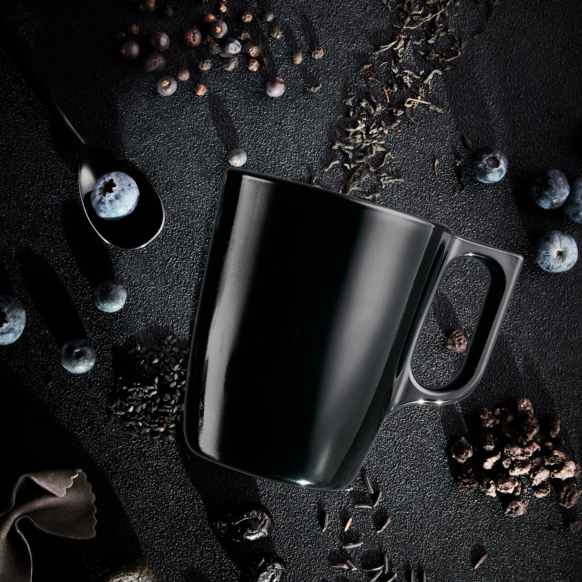 Skleněný hrnek Flashy Black 250 ml LUMINARC