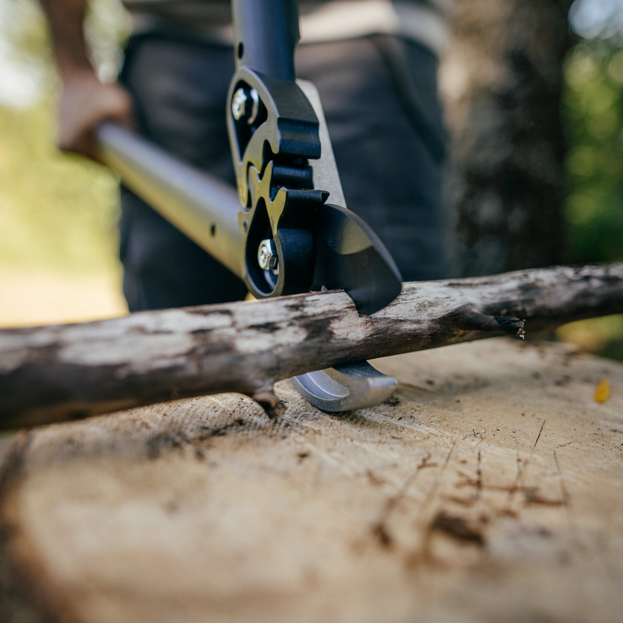 Sekator kowadełkowy PowerGear™ (L) L77 68,6 cm FISKARS