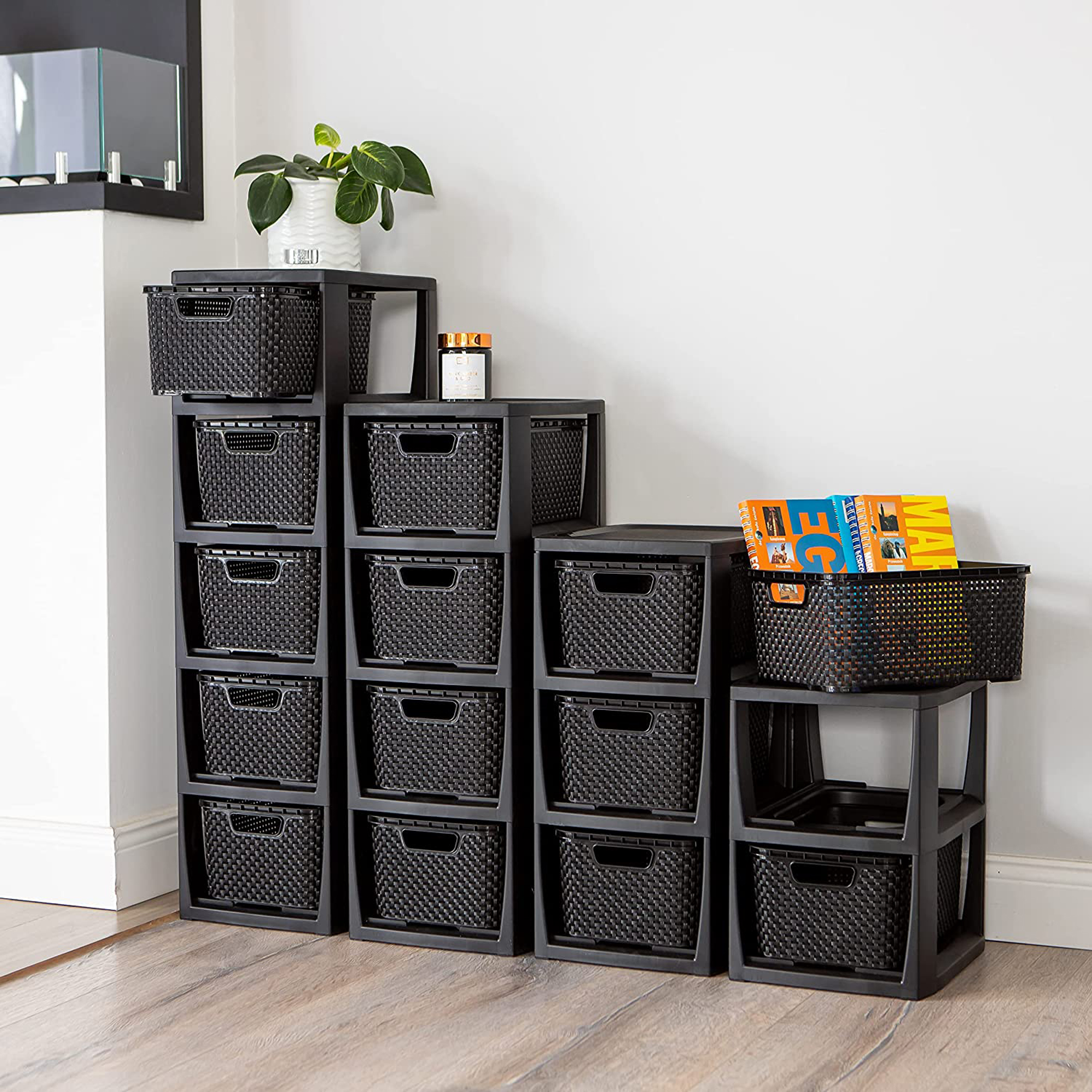 Regał z 5 koszykami Rattan ciemnobrązowy BRANQ