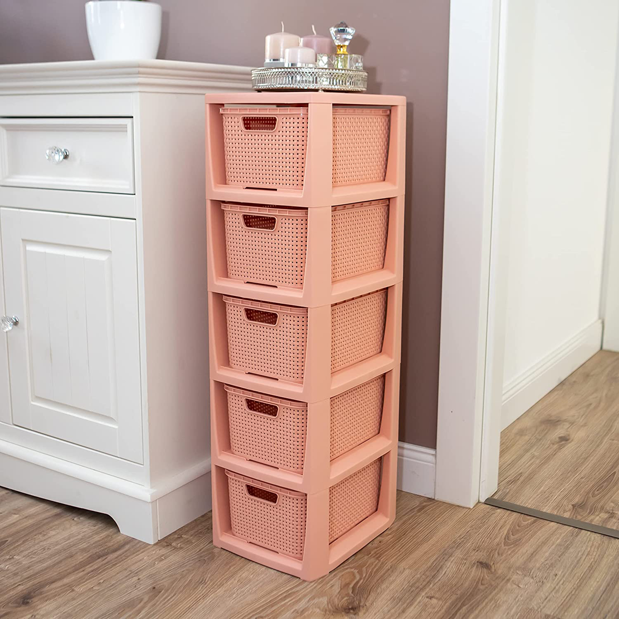 Regal mit 4 Körbe Rattan lachsfarbe  BRANQ