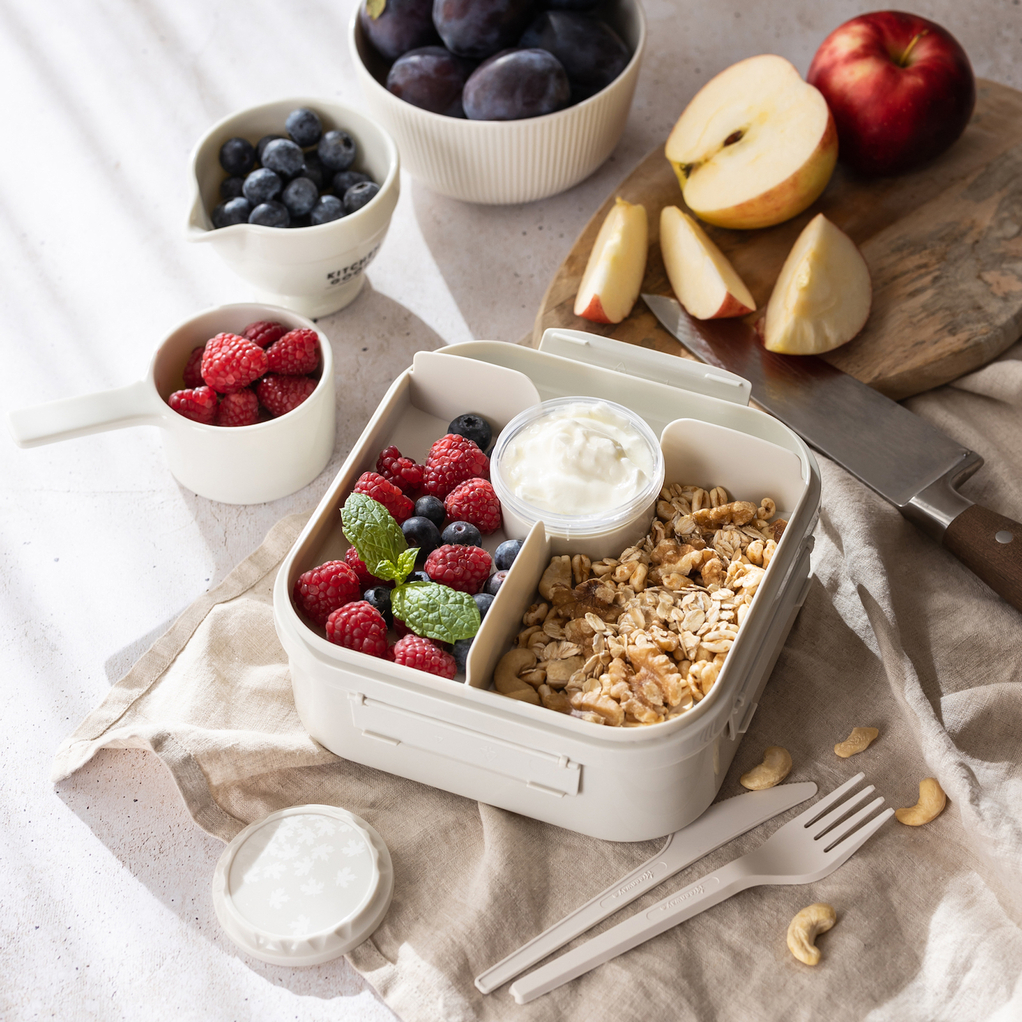 Krémový lunchbox s přihrádkami Lido 1,6 l BRANQ