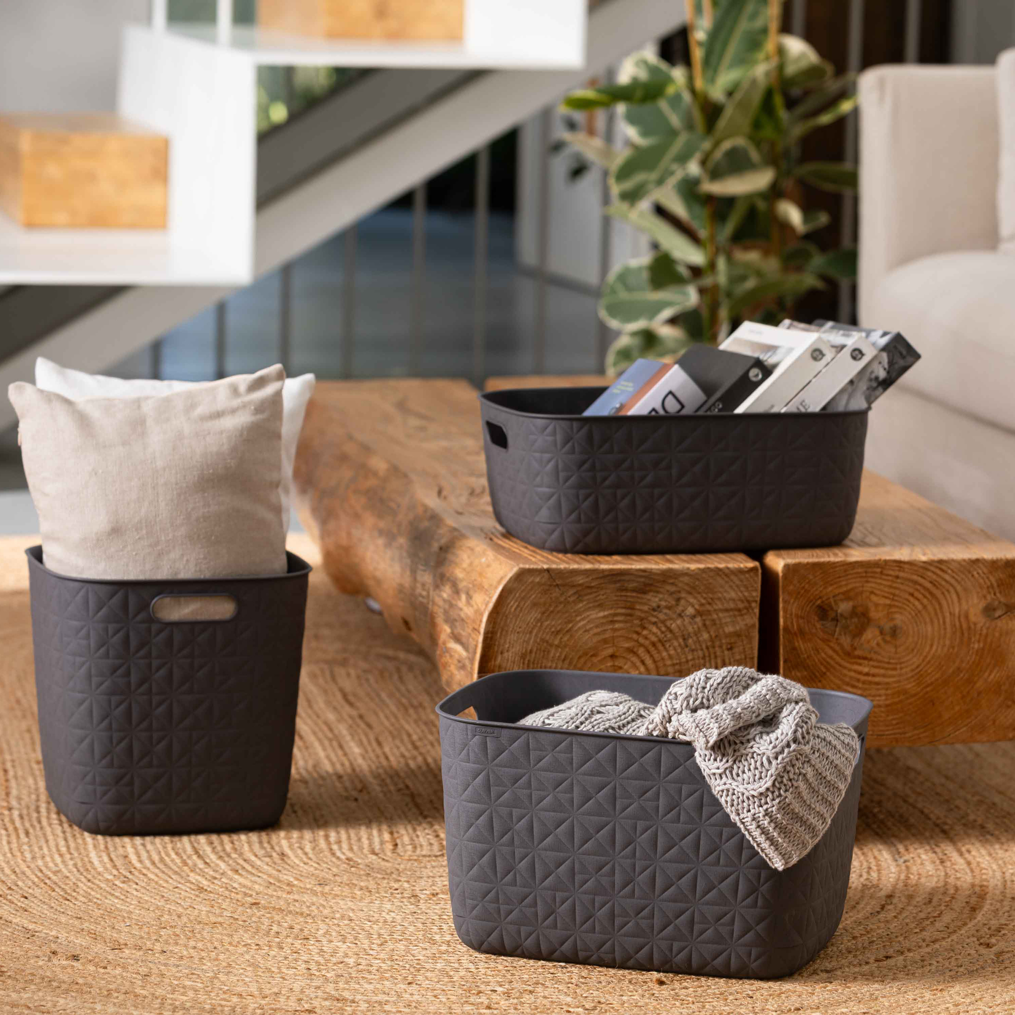 Vysoký šedý úložný košík Softex 27,9 x 27,9 x 26,9 cm CURVER