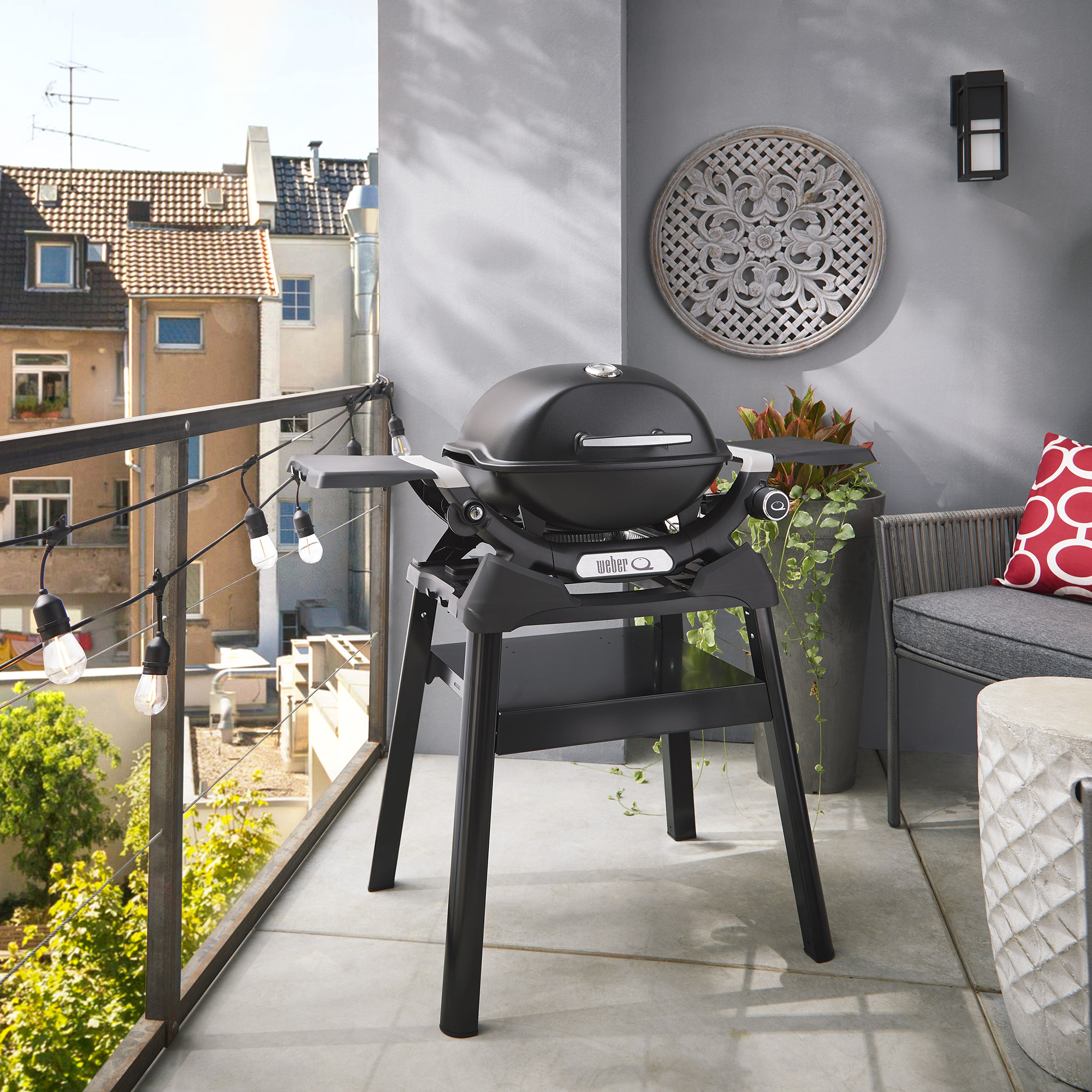 Grill gazowy Q 2200N ze stojakiem WEBER 1501094