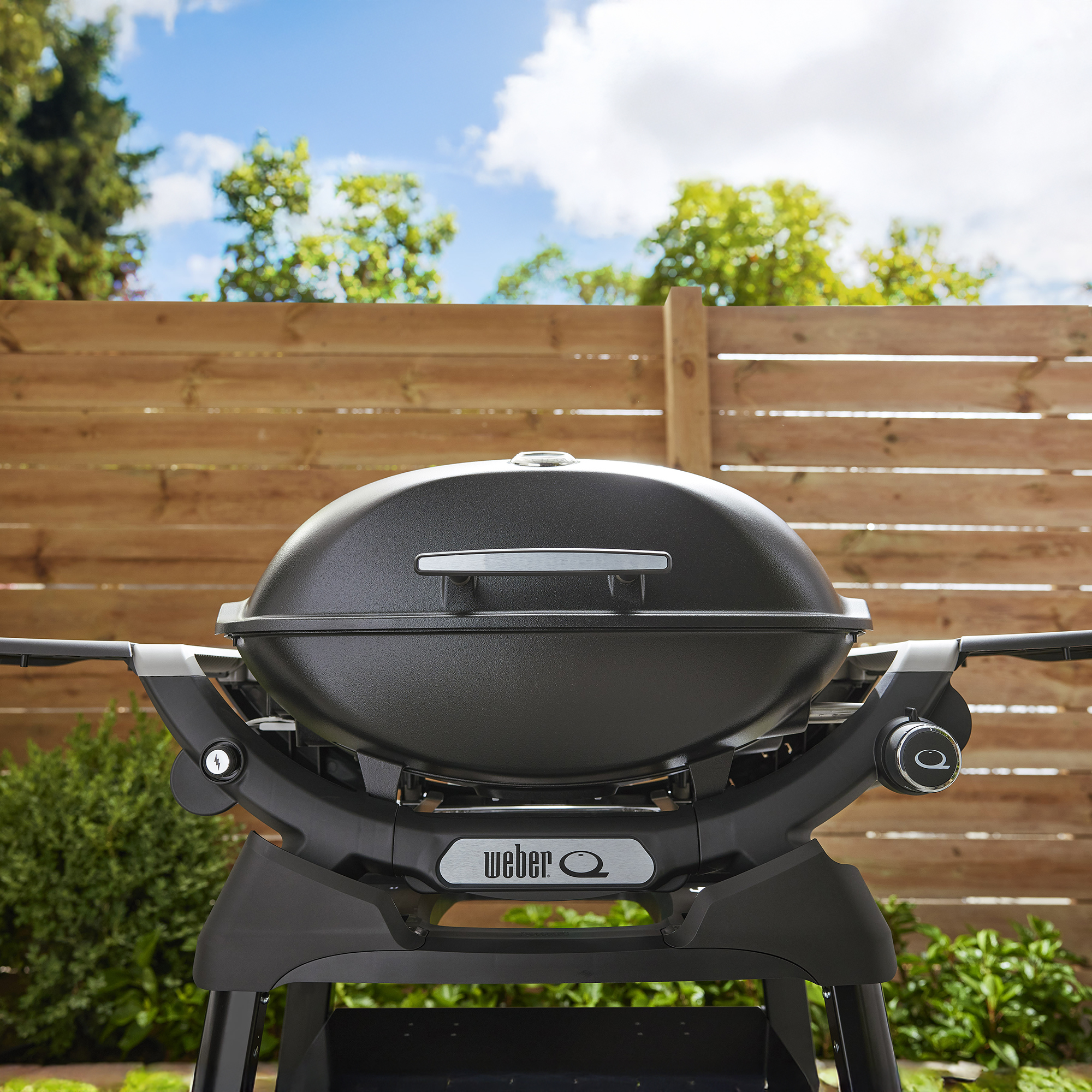 Grill gazowy Q 2200N ze stojakiem WEBER 1501094