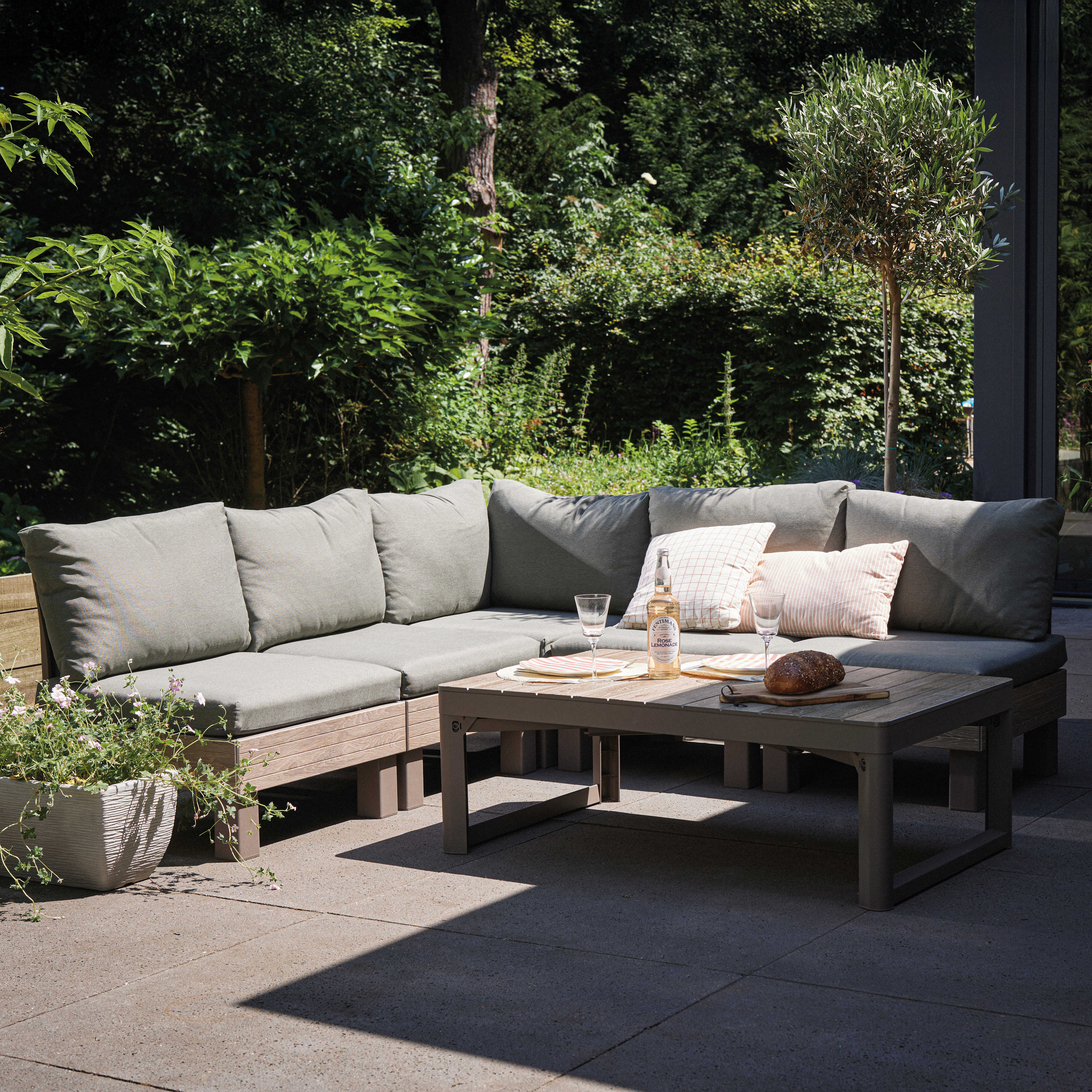 Zestaw mebli ogrodowych Elements brązowy KETER