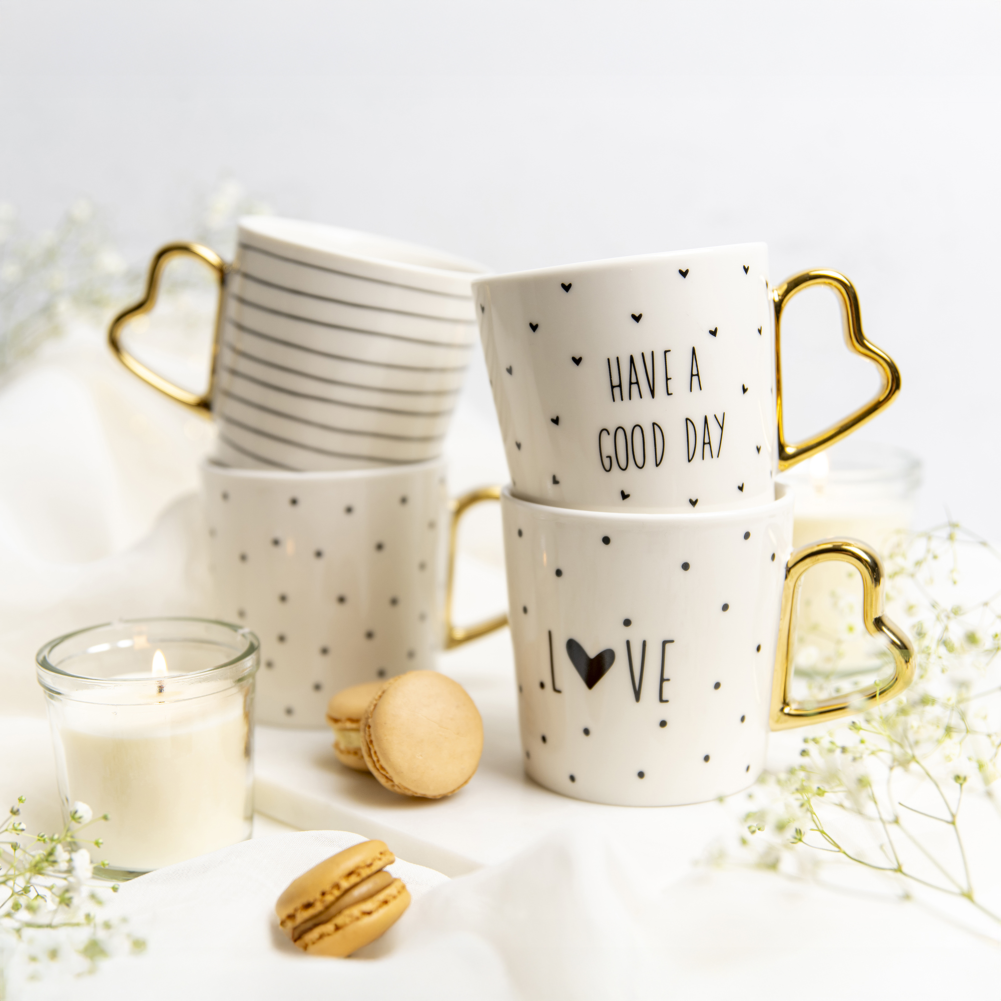 Porcelánový hrnek Amore Love 400 ml AMBITION