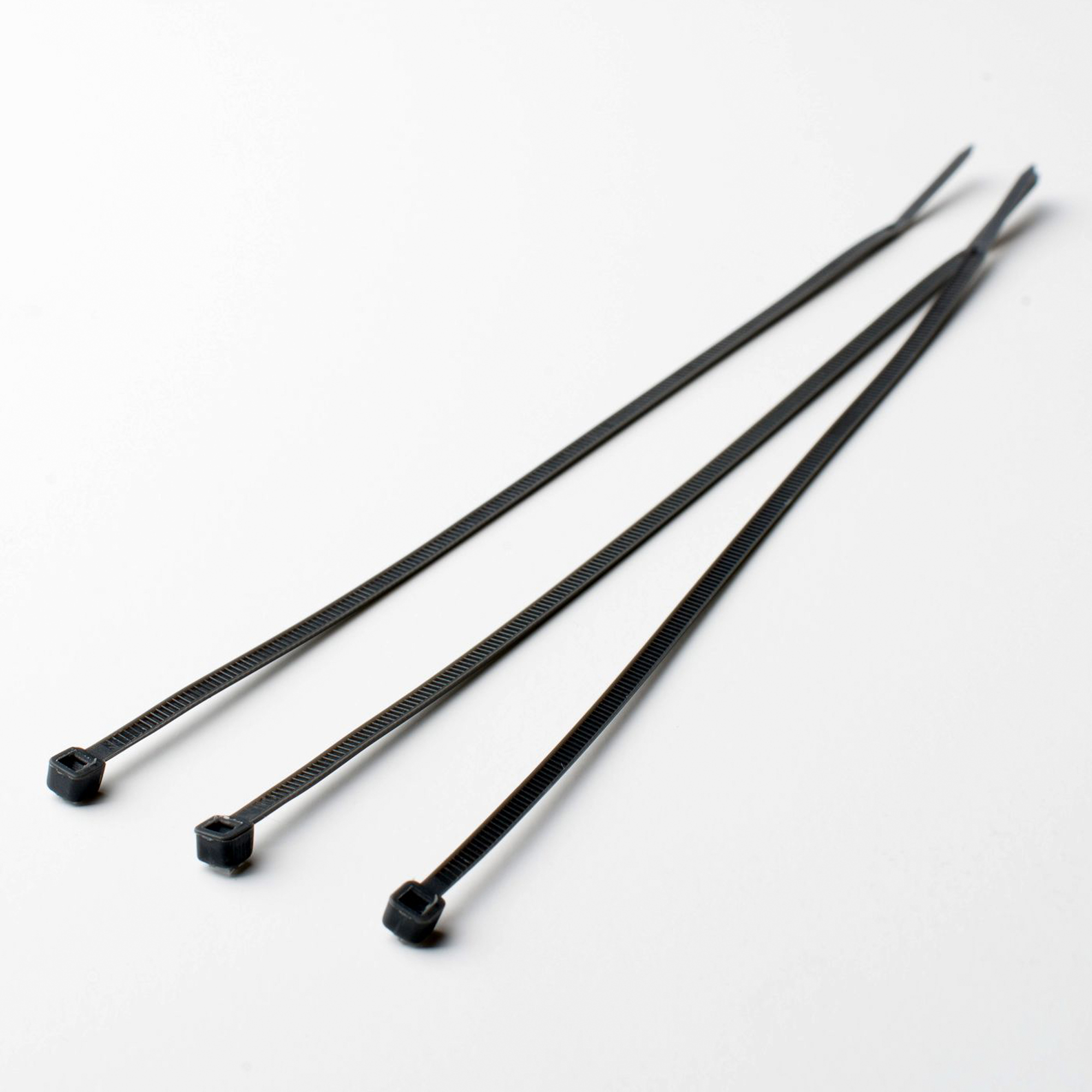 Sada 100 ks šedých stahovacích pásek 200 x 2,5 mm 