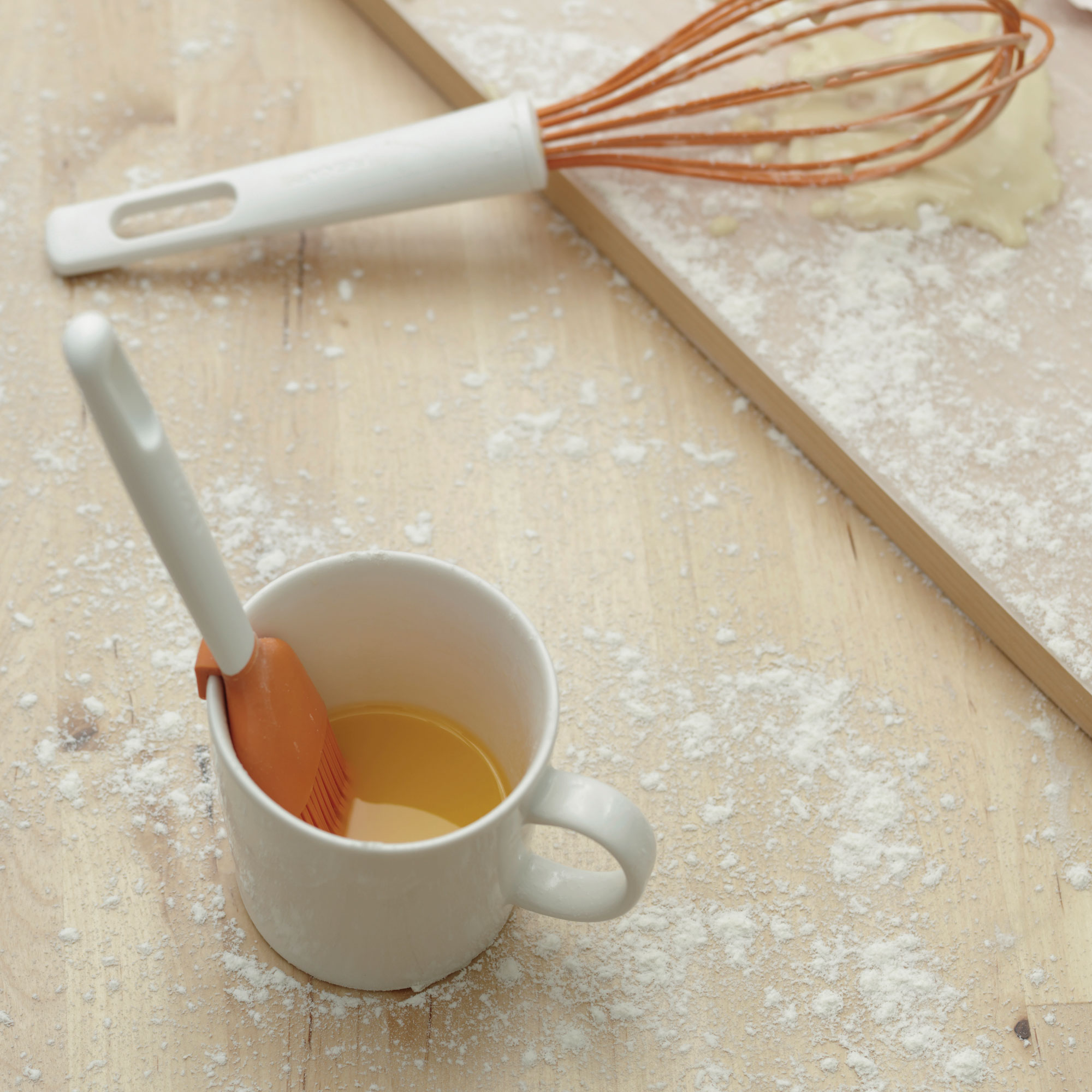 Trzepaczka z silikonową końcówką Functional Form 29,7 cm FISKARS