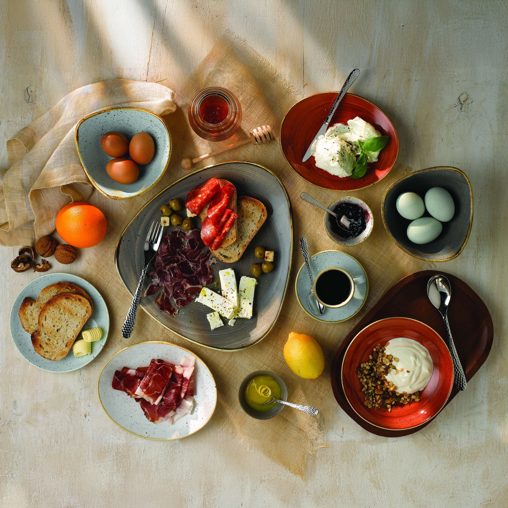 Talerz ceramiczny Stonecast Berry Red 29 cm CHURCHILL