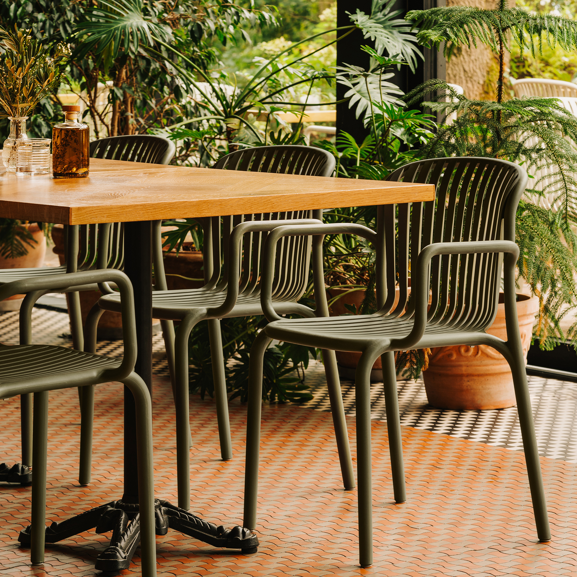 Sedia da giardino con braccioli Brene Verde FERNE