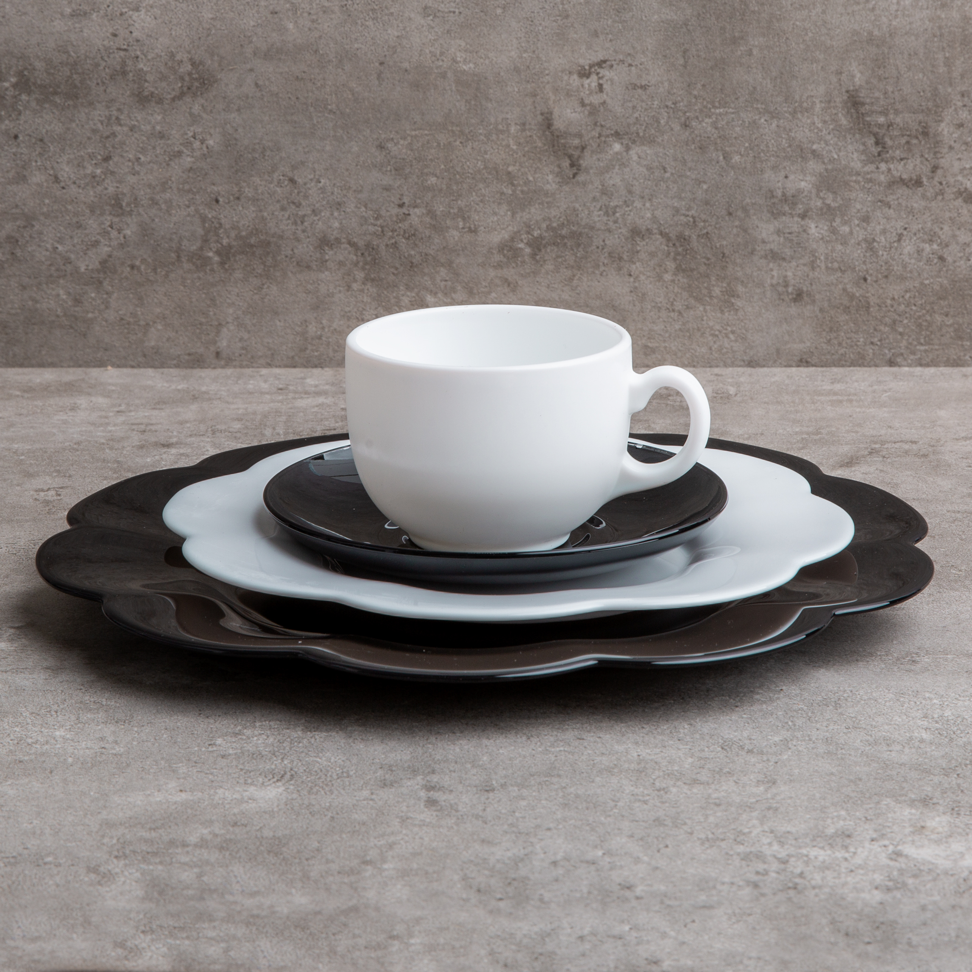 Vajilla para 6 personas Flore & Flora blanco-negra 46-piezas LUMINARC