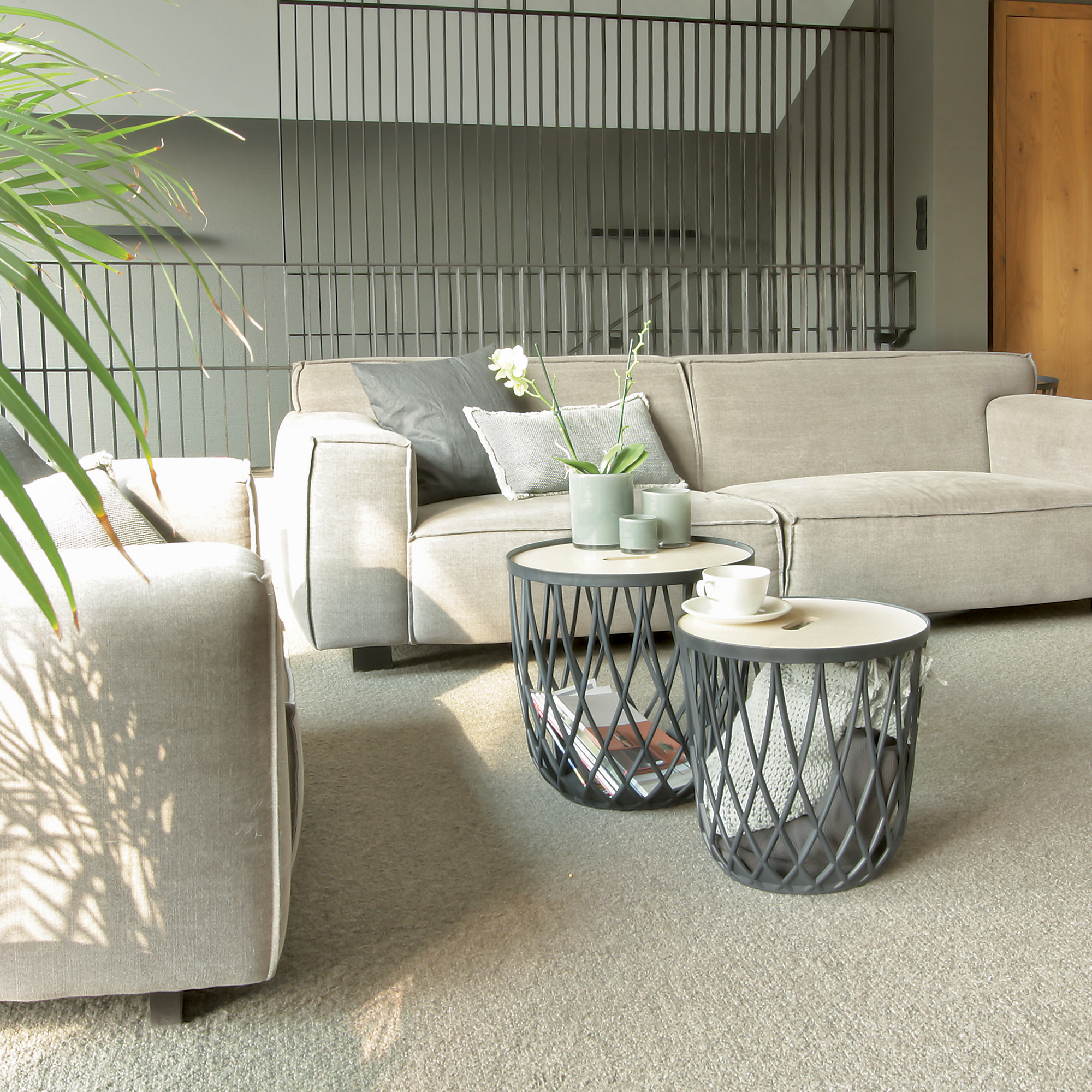 Sada 3 kulatých stolků z úložným prostorem Uniqubo PROSPERPLAST