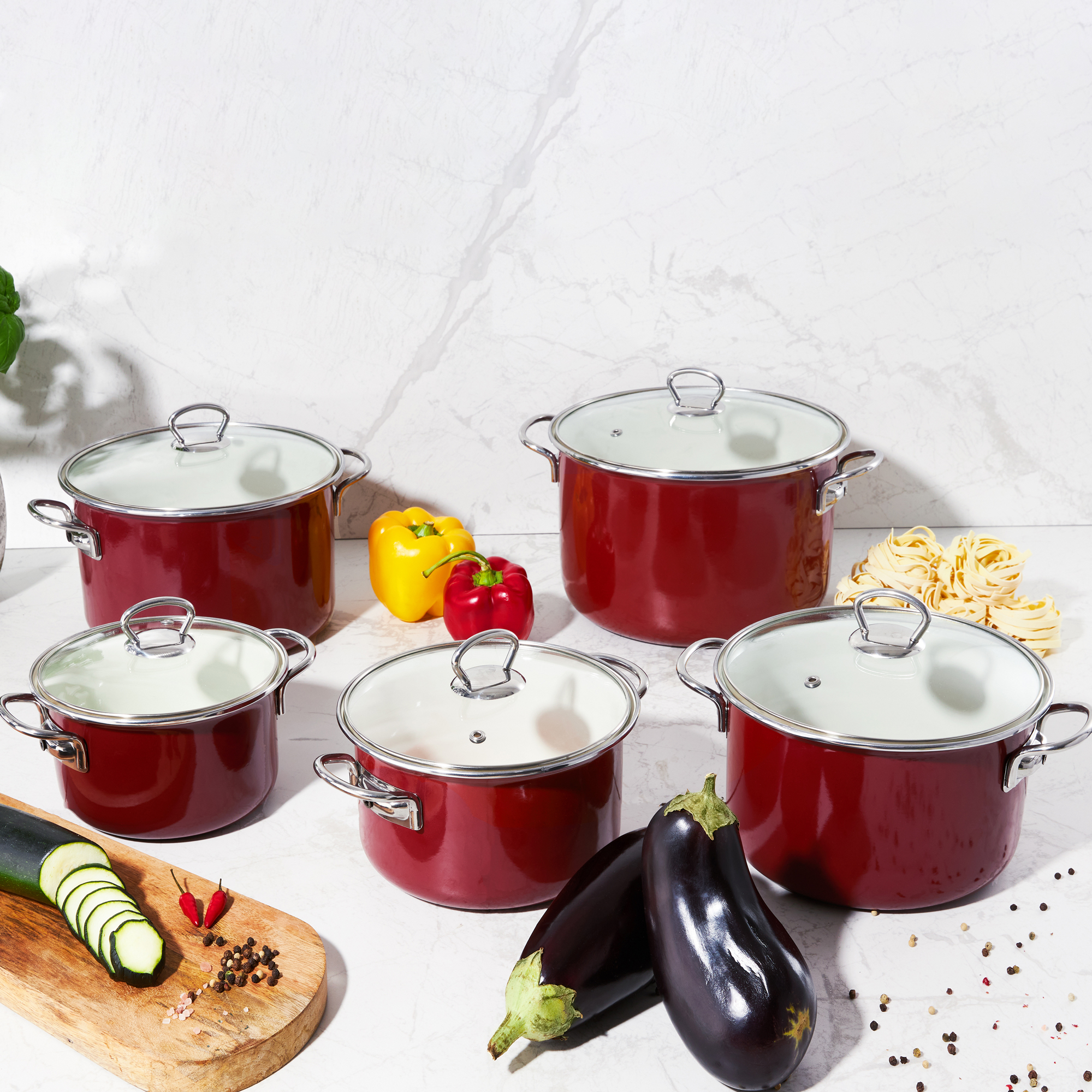 Pentola smaltata rossa 22 cm con coperchio di vetro Plus EMALIA OLKUSZ