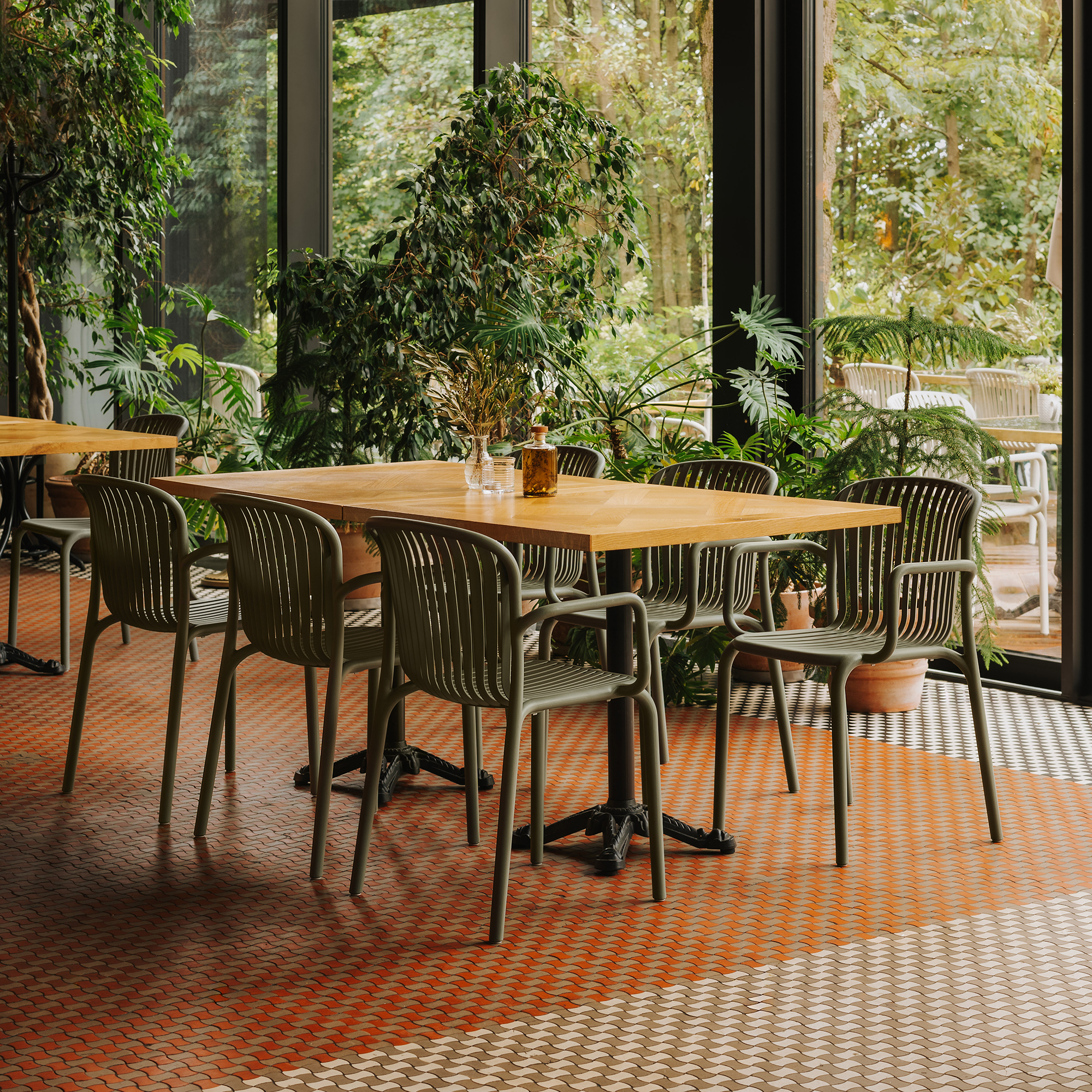 Sedia da giardino con braccioli Brene Verde FERNE