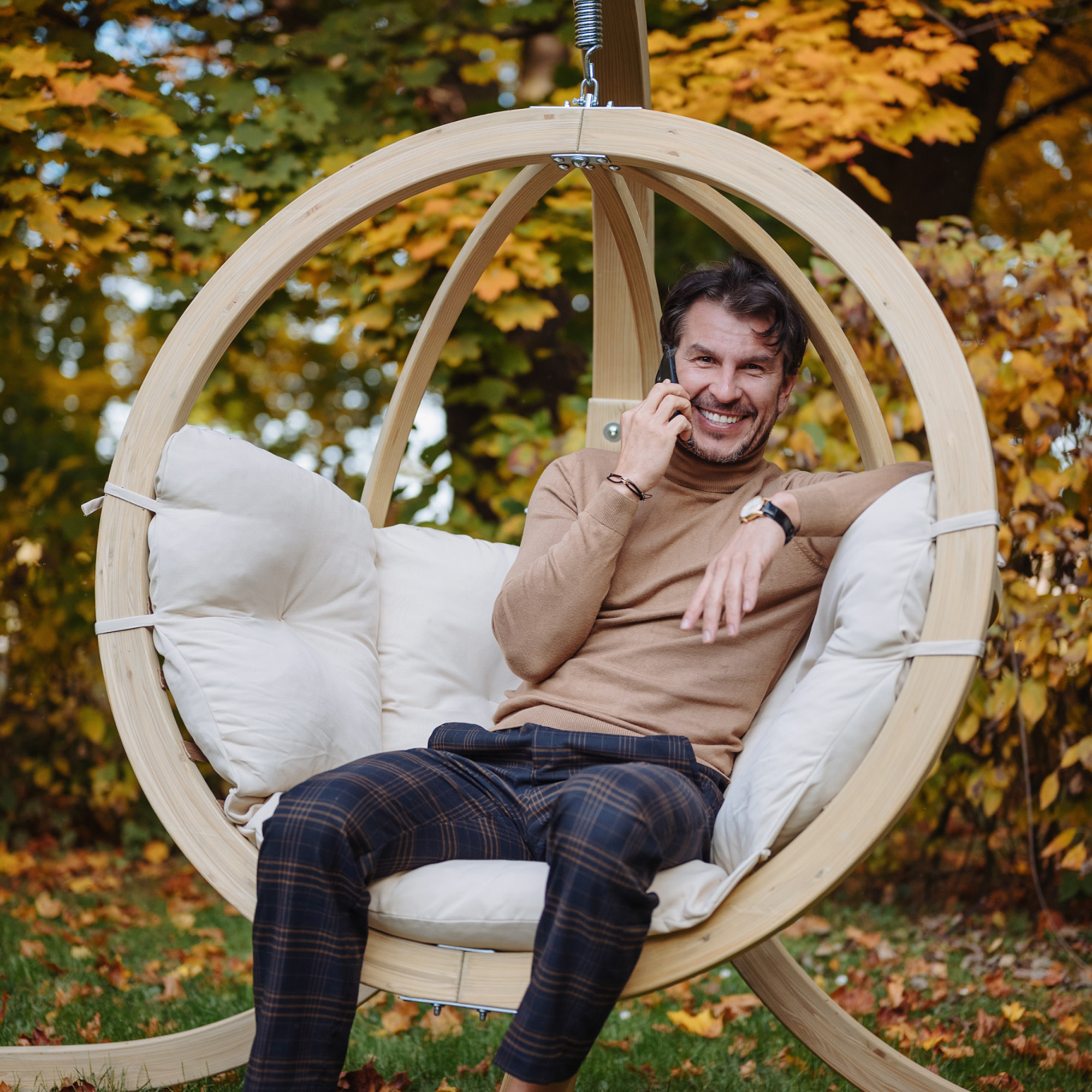 Hängesessel mit Holzgestell Swing Pod Creme CZILLO