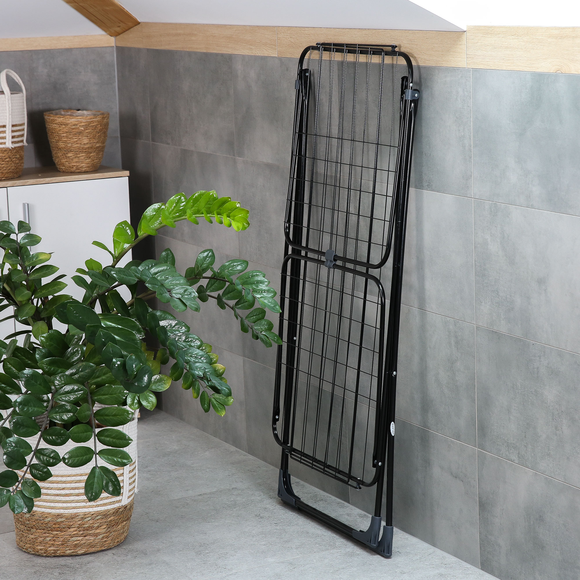 Černý sušák na prádlo Black Edition H300 183 x 99 x 96 cm VELKEA