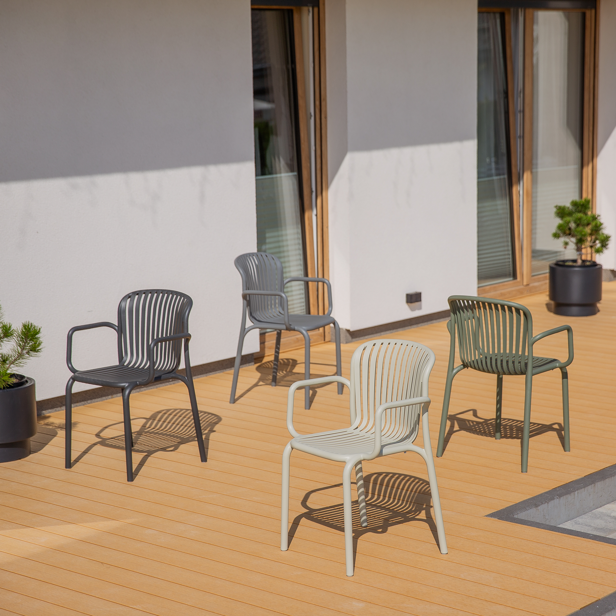 Sedia da giardino con braccioli Brene Verde FERNE