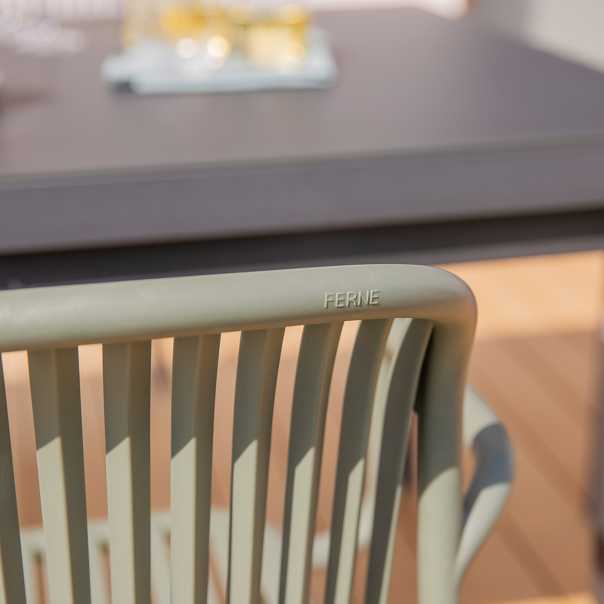 Sedia da giardino con braccioli Brene Verde FERNE