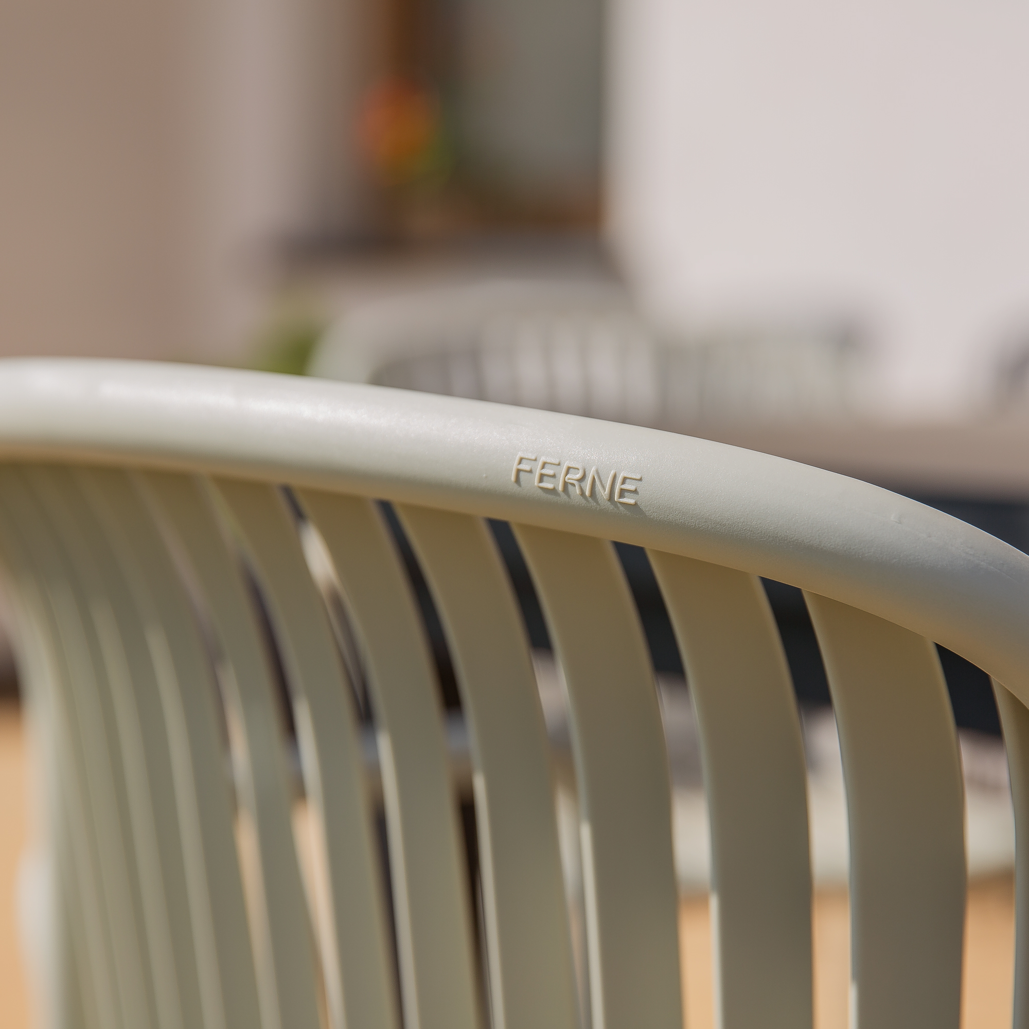 Sedia da giardino con braccioli Brene Verde FERNE