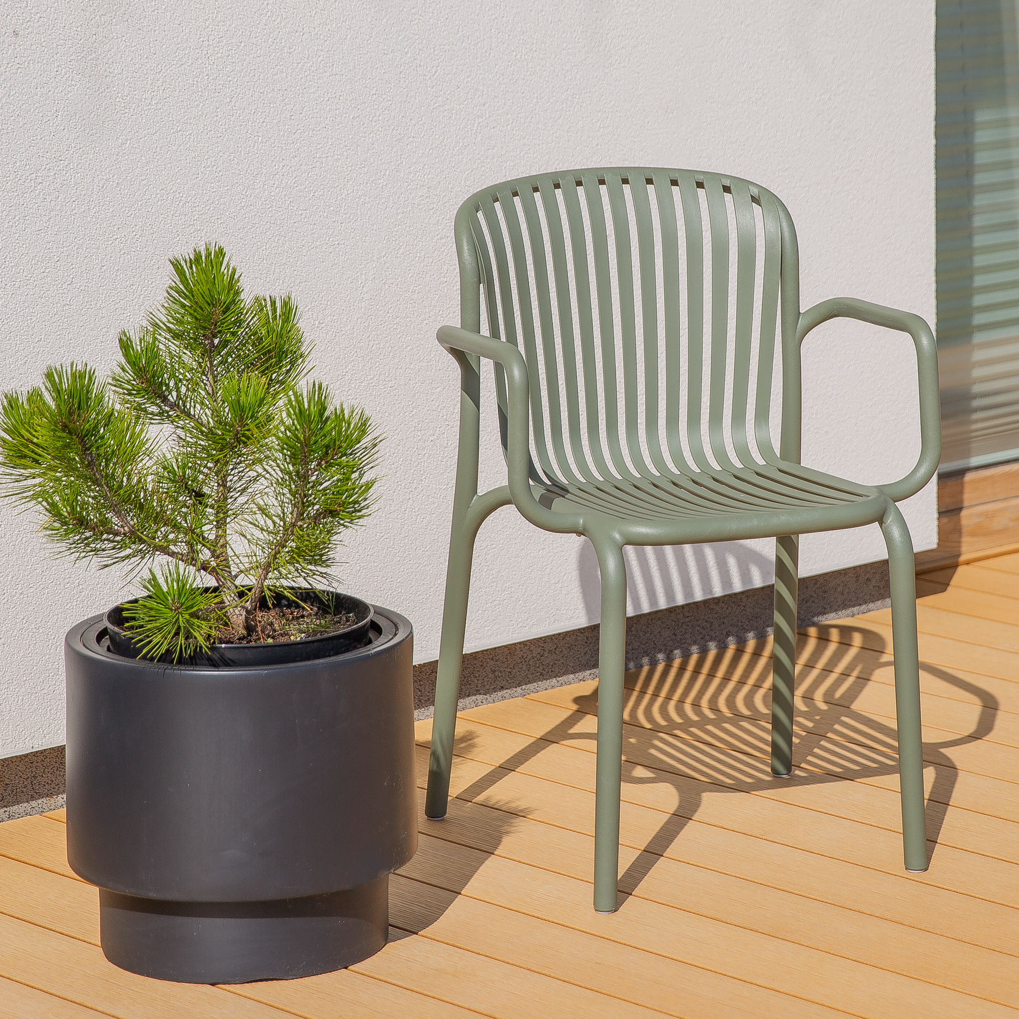 Gartenstuhl mit Armlehnen Brene Verde FERNE