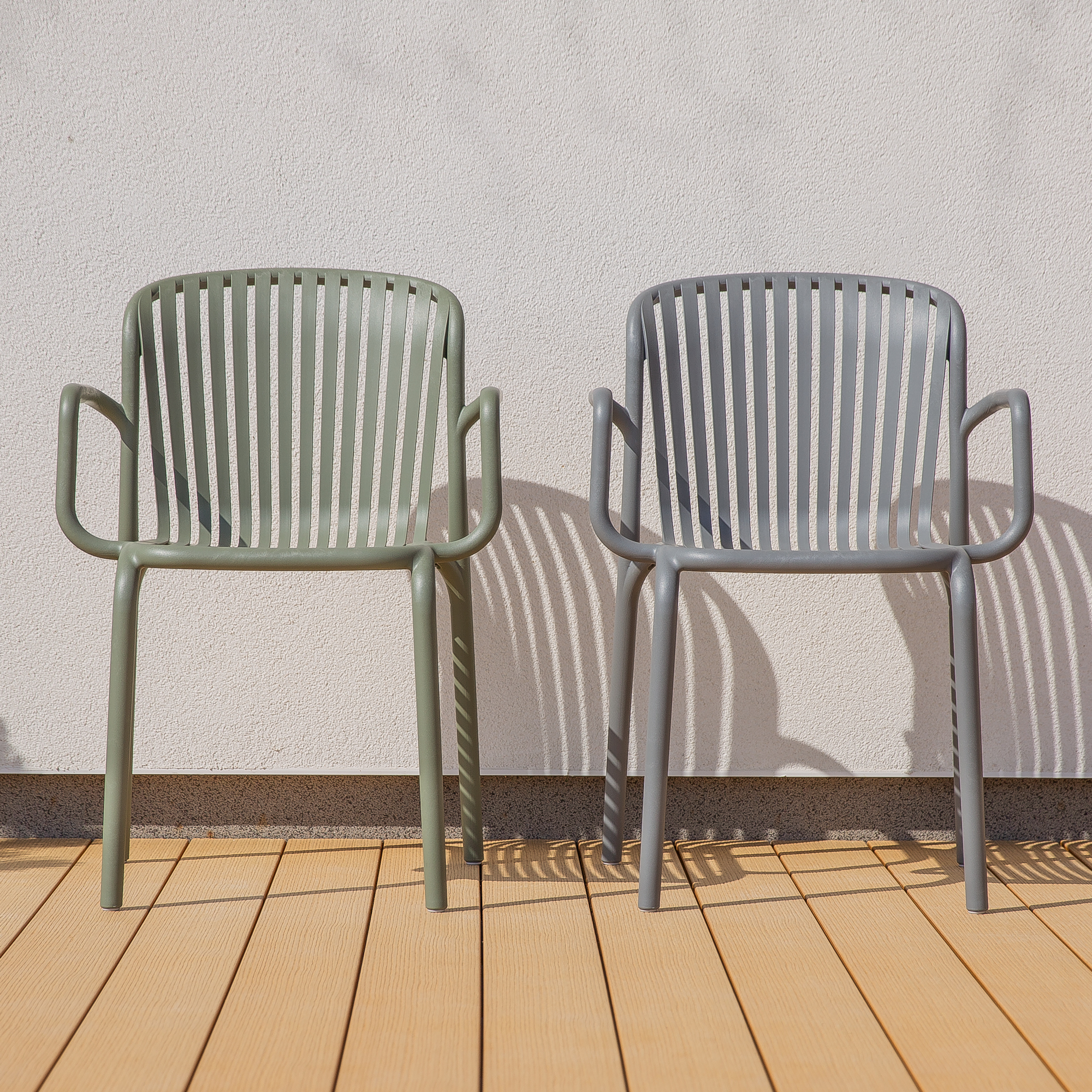 Sedia da giardino con braccioli Brene Gray FERNE