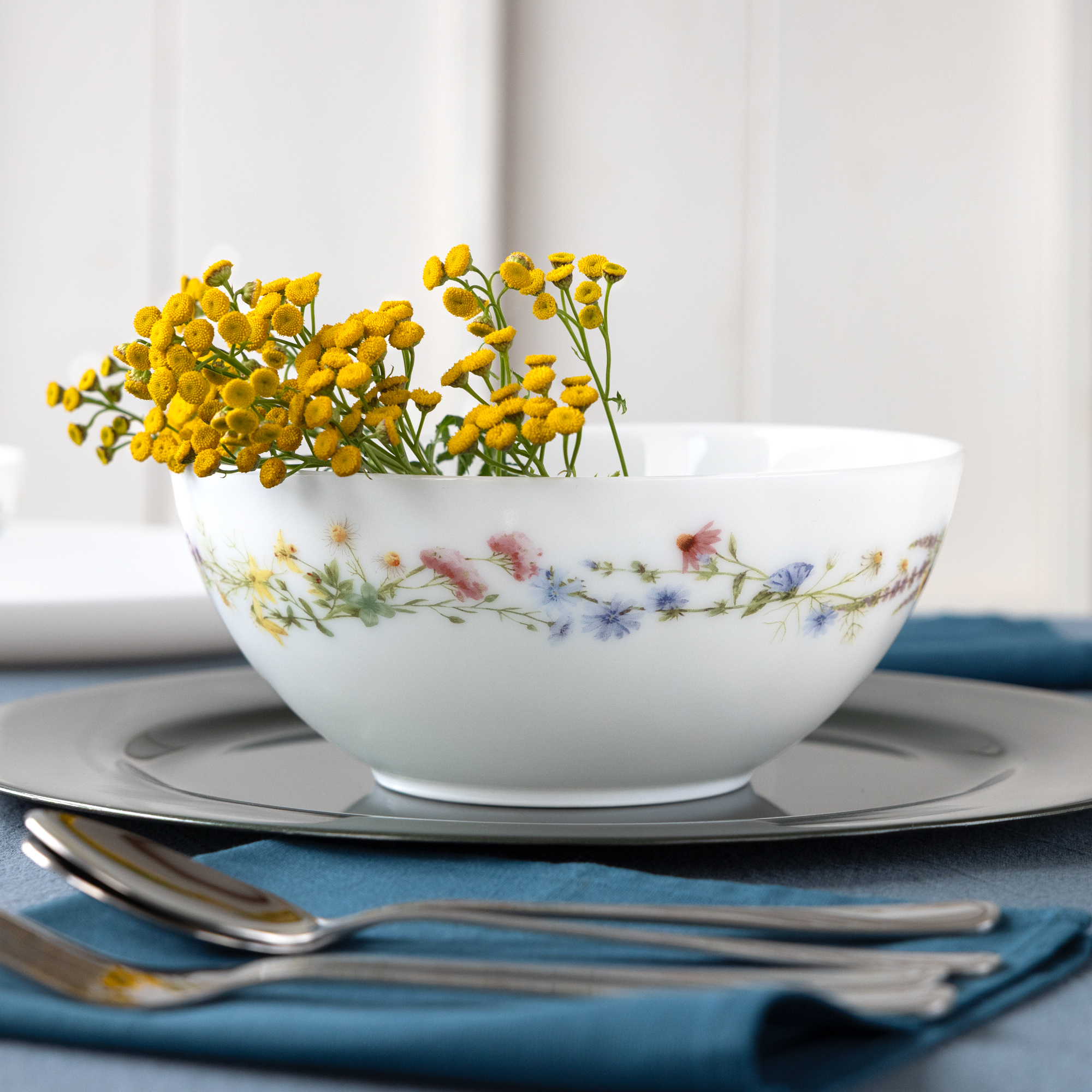 Middag- och kaffeservis för 6 personer Bloom 44-delars AMBITION