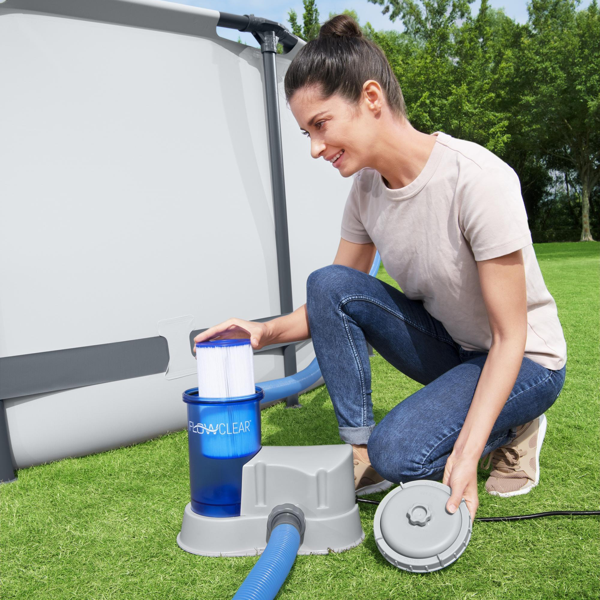 Průsvitná filtrační pumpa do bazénů Flow Clear 5678 l/h BESTWAY