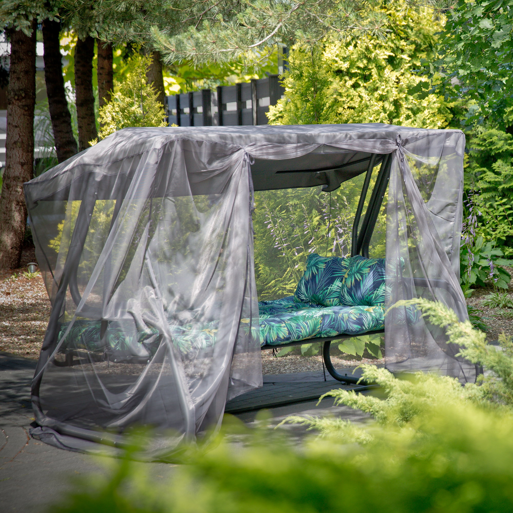 Zahradní houpačka s moskytiérou a s bočními stolky Celebes Plus Black Edition G051-02IB PATIO