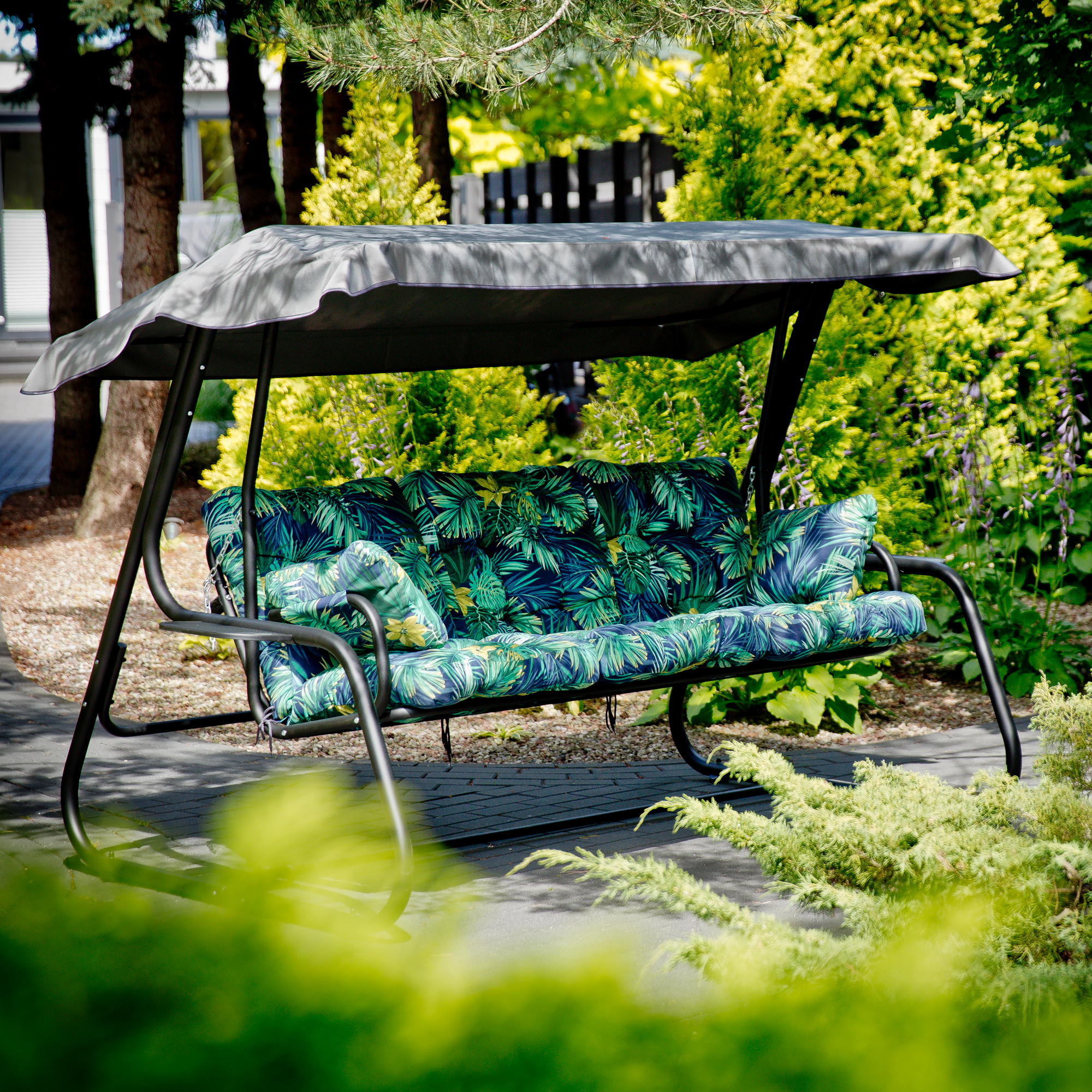 Zahradní houpačka s moskytiérou a s bočními stolky Celebes Plus Black Edition G051-02IB PATIO