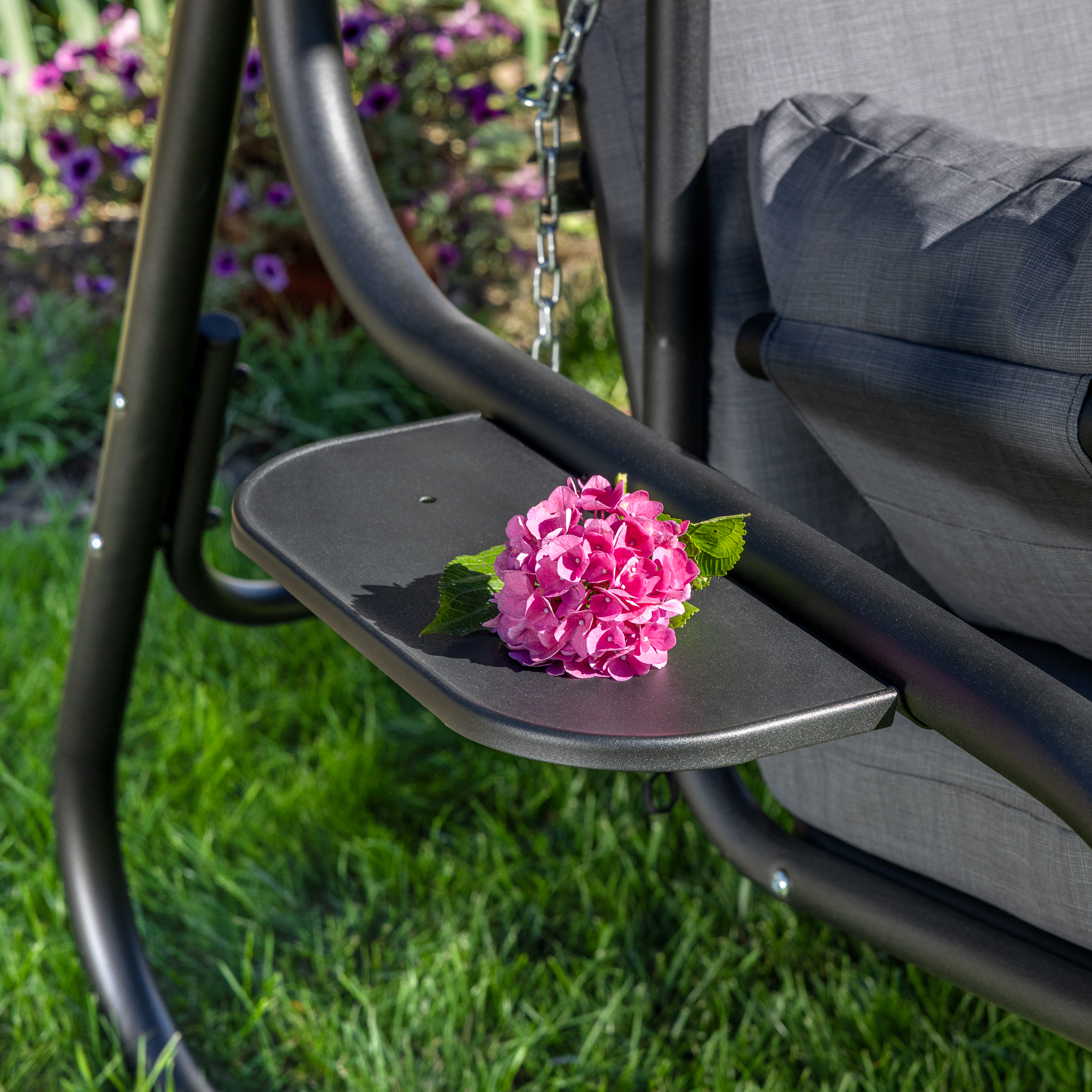 Zahradní houpačka Vita Black Edition s bočními stolky H024-07PB PATIO