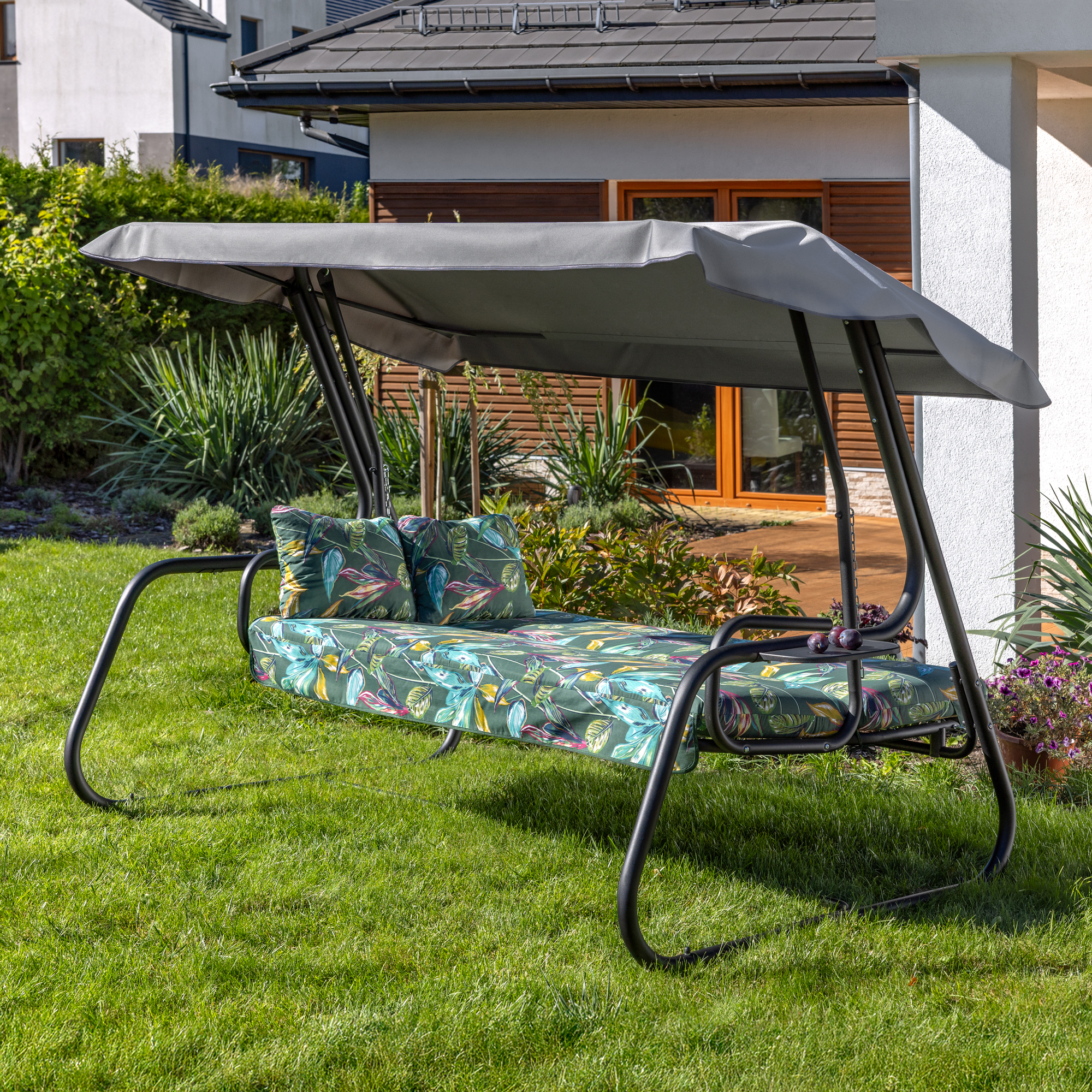 Zahradní houpačka Vita Black Edition s bočními stolky G058-02PB PATIO