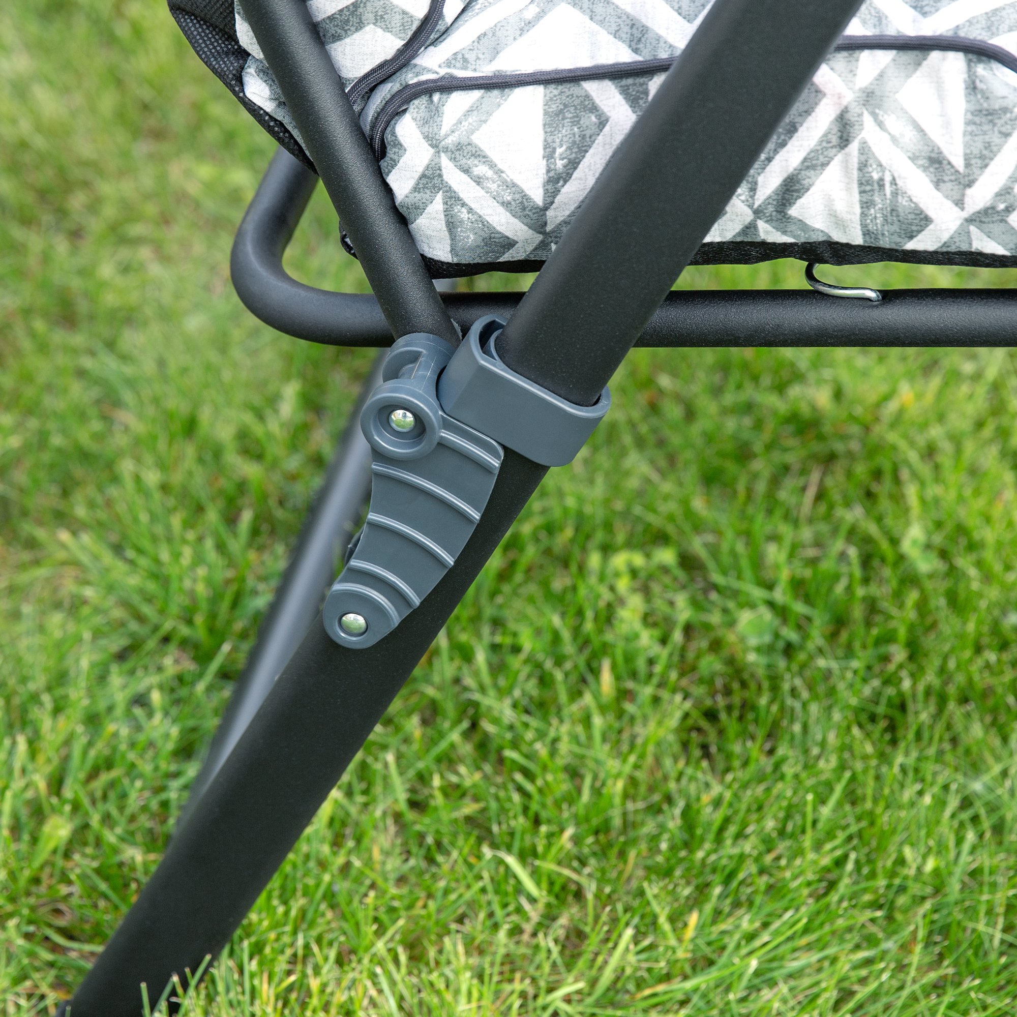 Polohovacie záhradné kreslo s podnožkou Lena Plus Black Edition H039-06PB PATIO