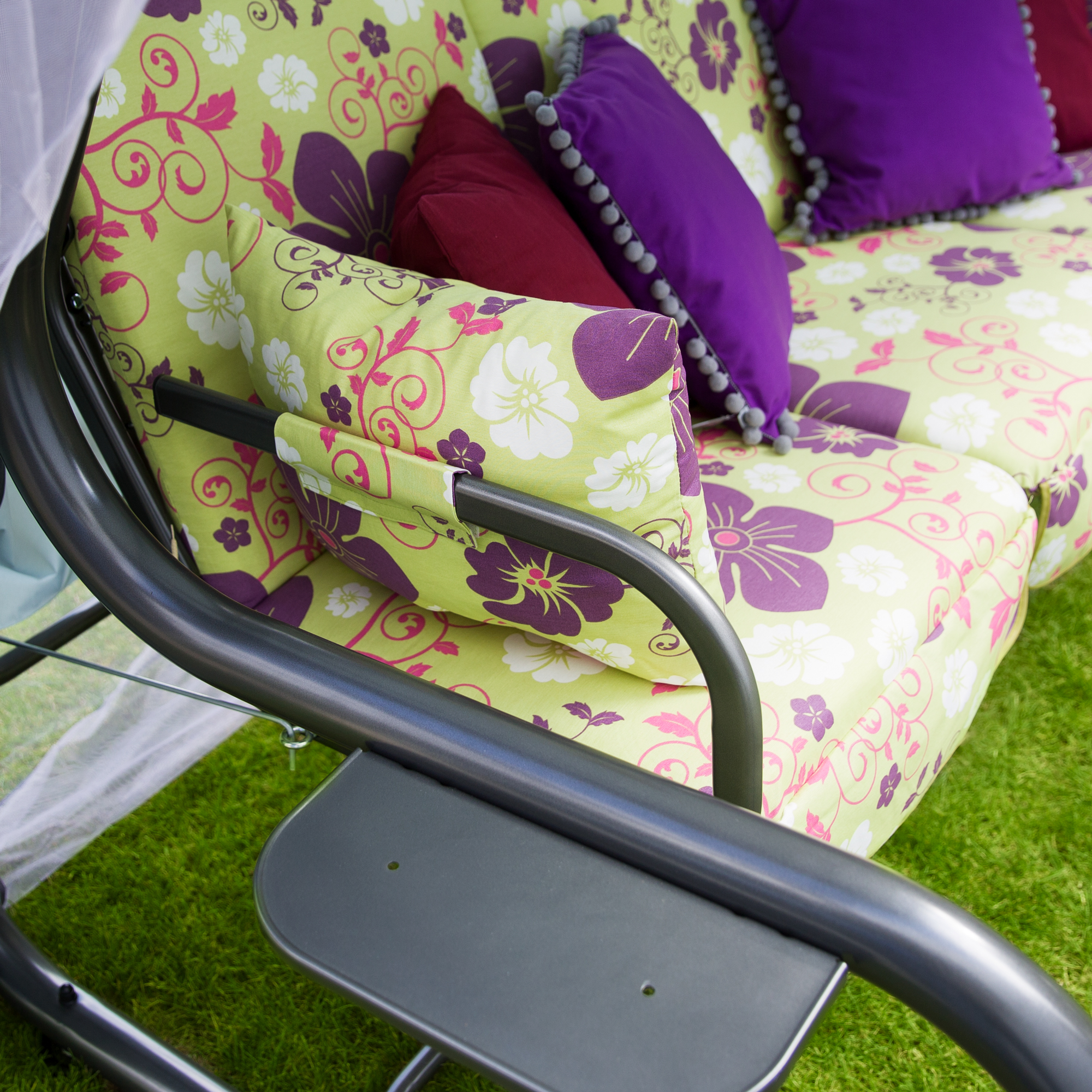 Huśtawka ogrodowa Venezia Lux z dodatkowymi poduszkami i stolikami A032-12LB  PATIO