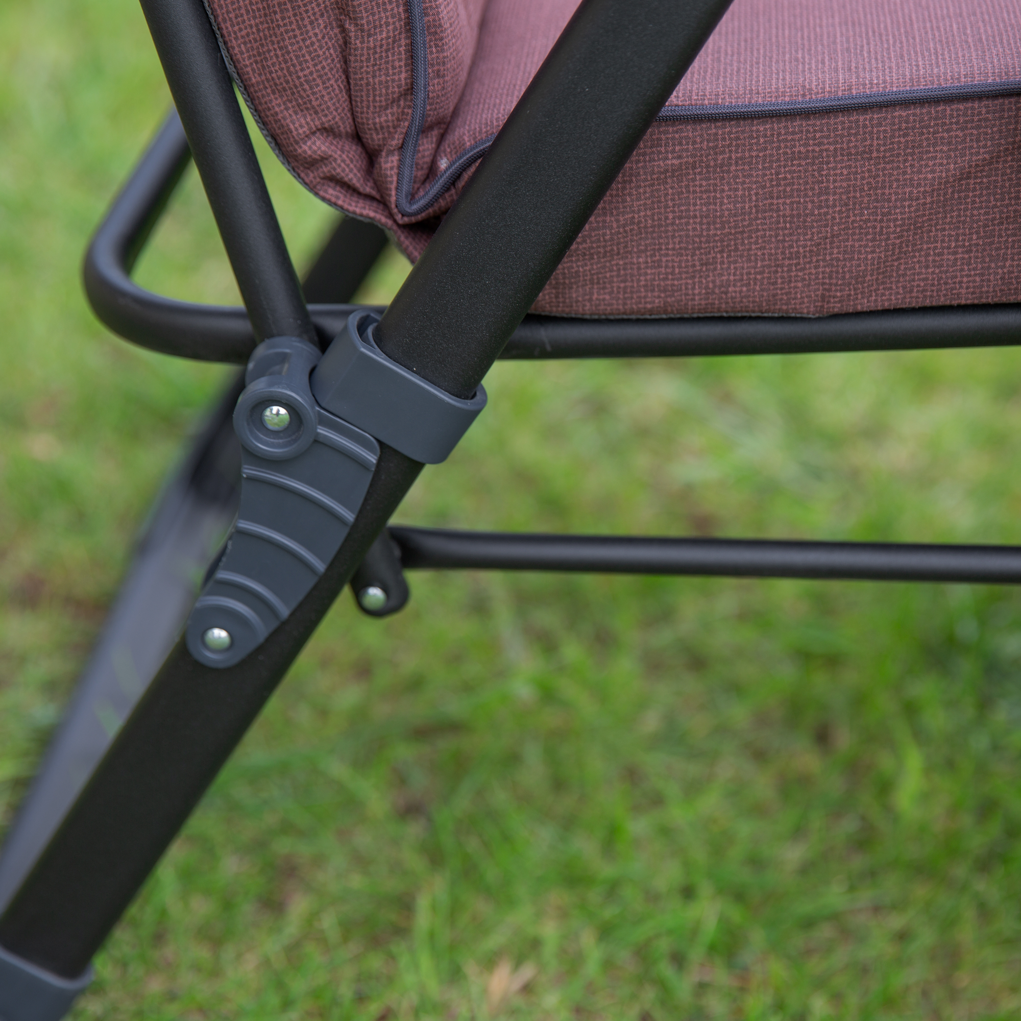 Polohovací zahradní křeslo s podnožkou Modena Plus Square Black Edition H047-04PB PATIO