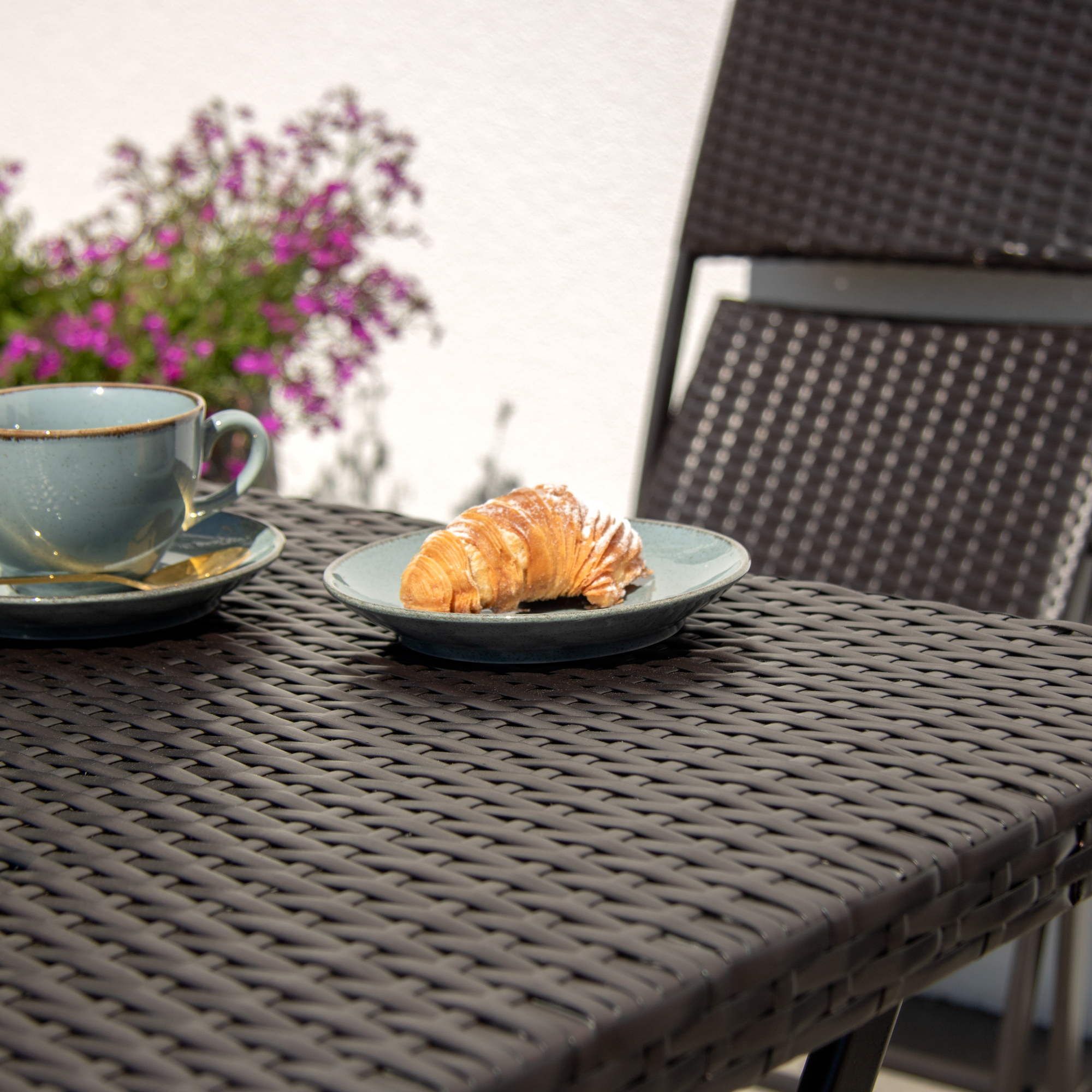 Souprava hnědého nábytku z technorattanu Orlean PATIO