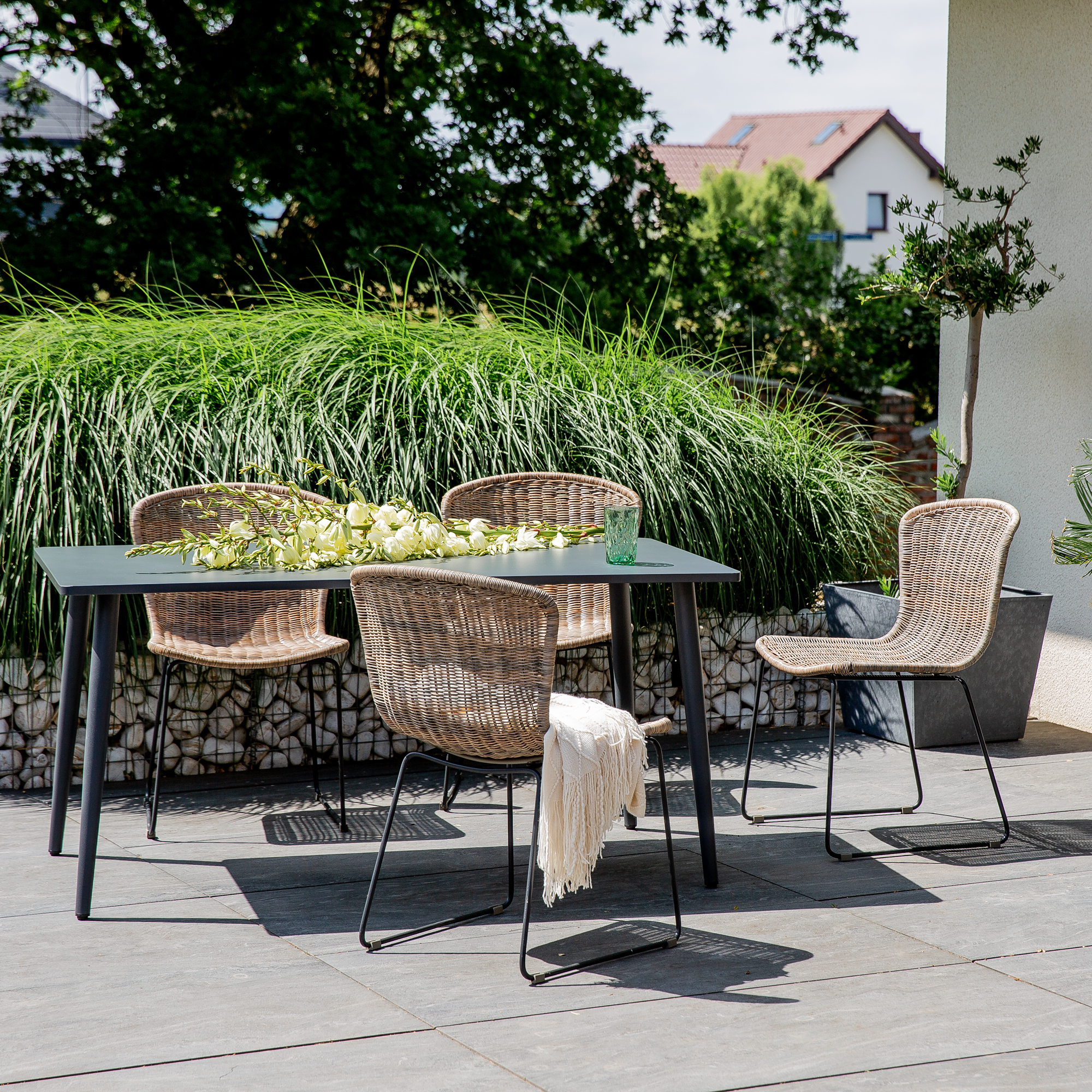Záhradná stolička z technorattanu Leon Cappuccino PATIO