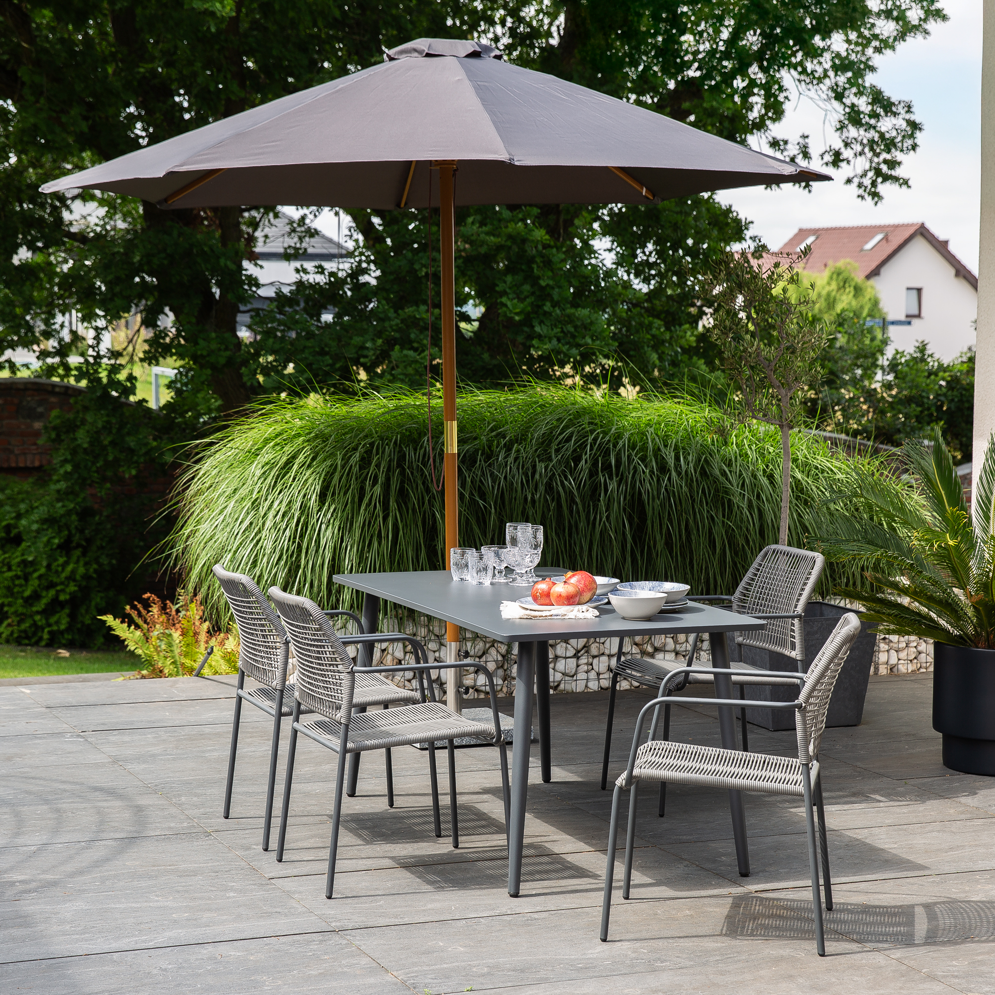 Antracitový zahradní ocelový stůl Doha 150 x 80 cm PATIO
