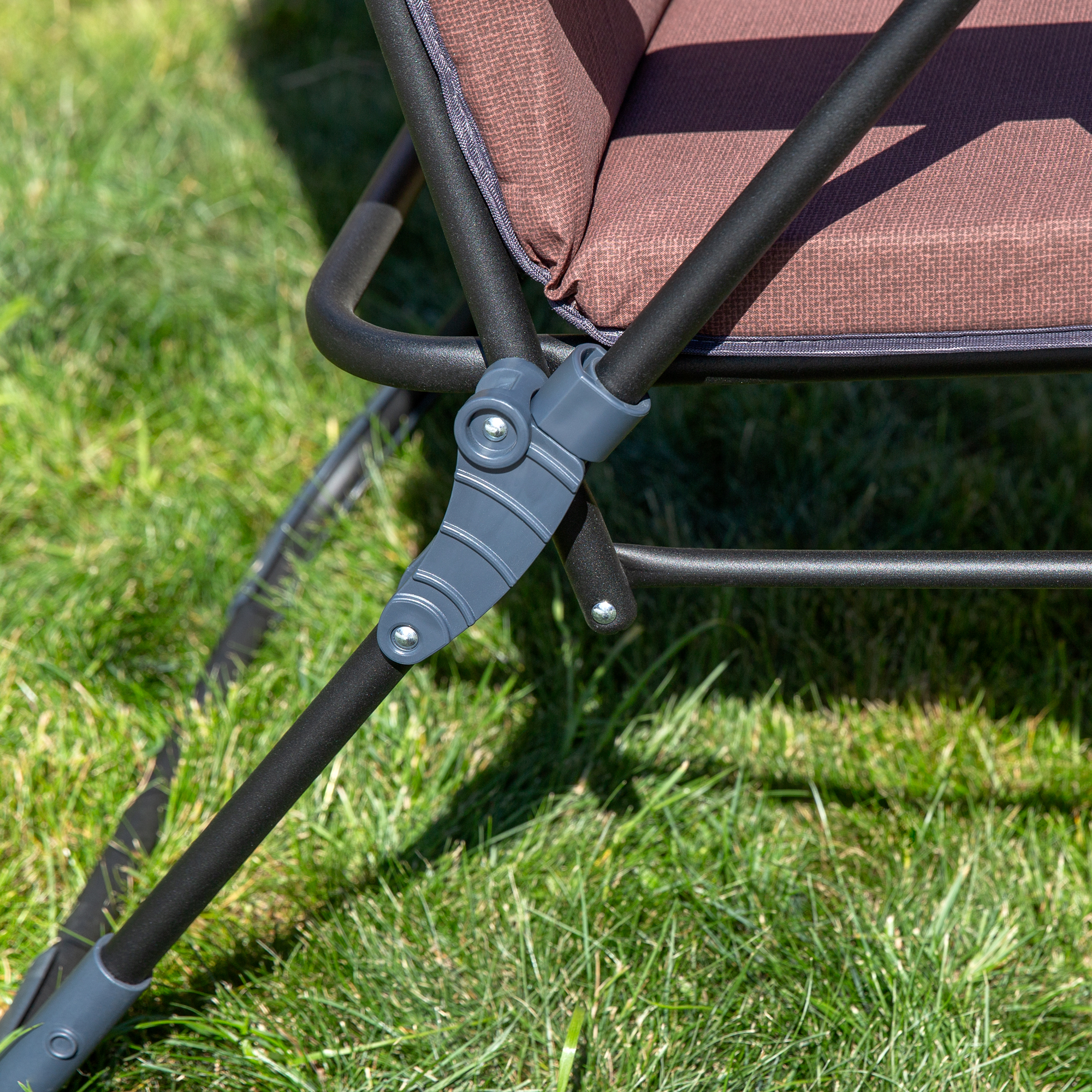 Polohovacie záhradné kreslo s podnožkou Barletta Plus Black Edition H047-04PB PATIO