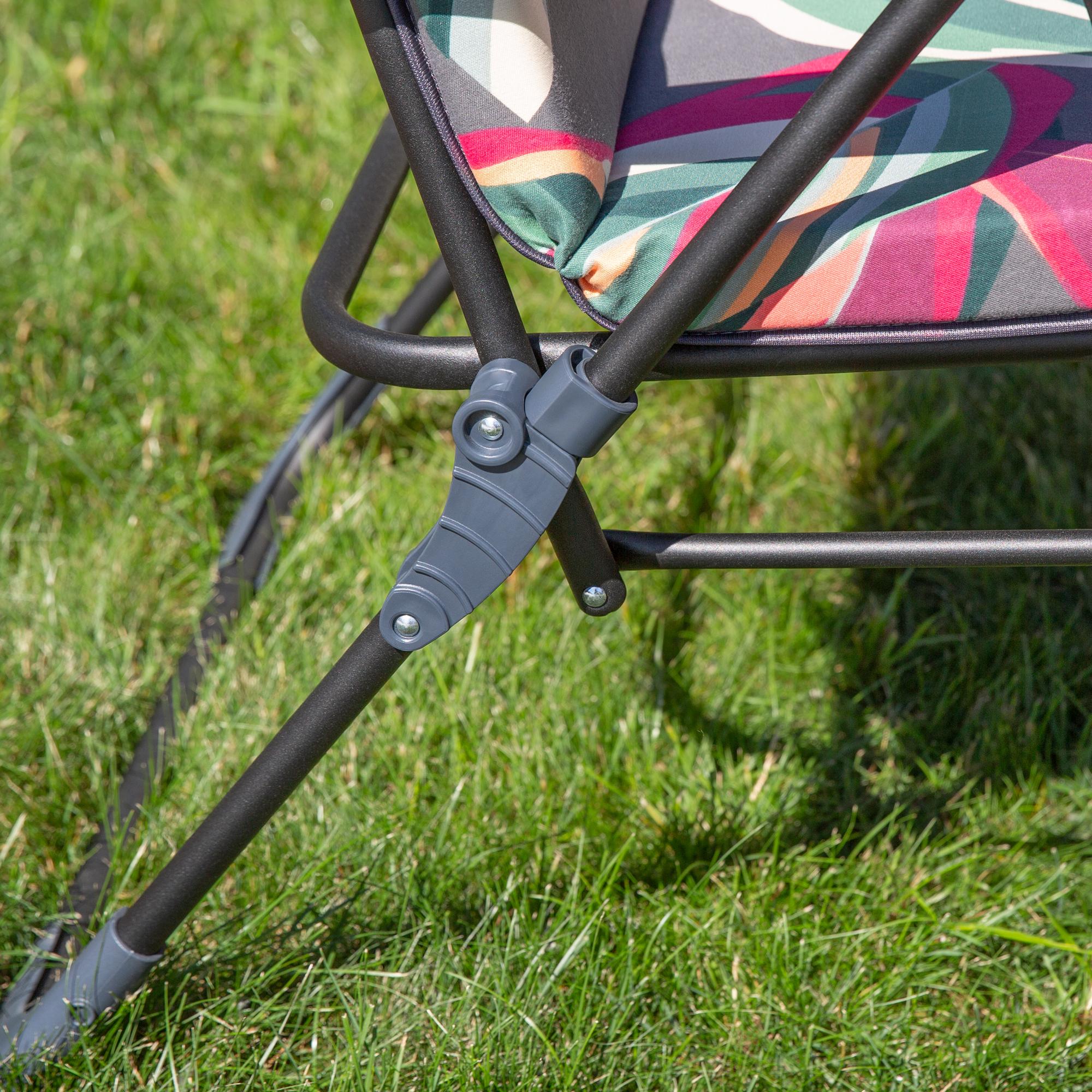 Polohovacie záhradné kreslo s podnožkou Barletta Plus Black Edition G053-06IB PATIO