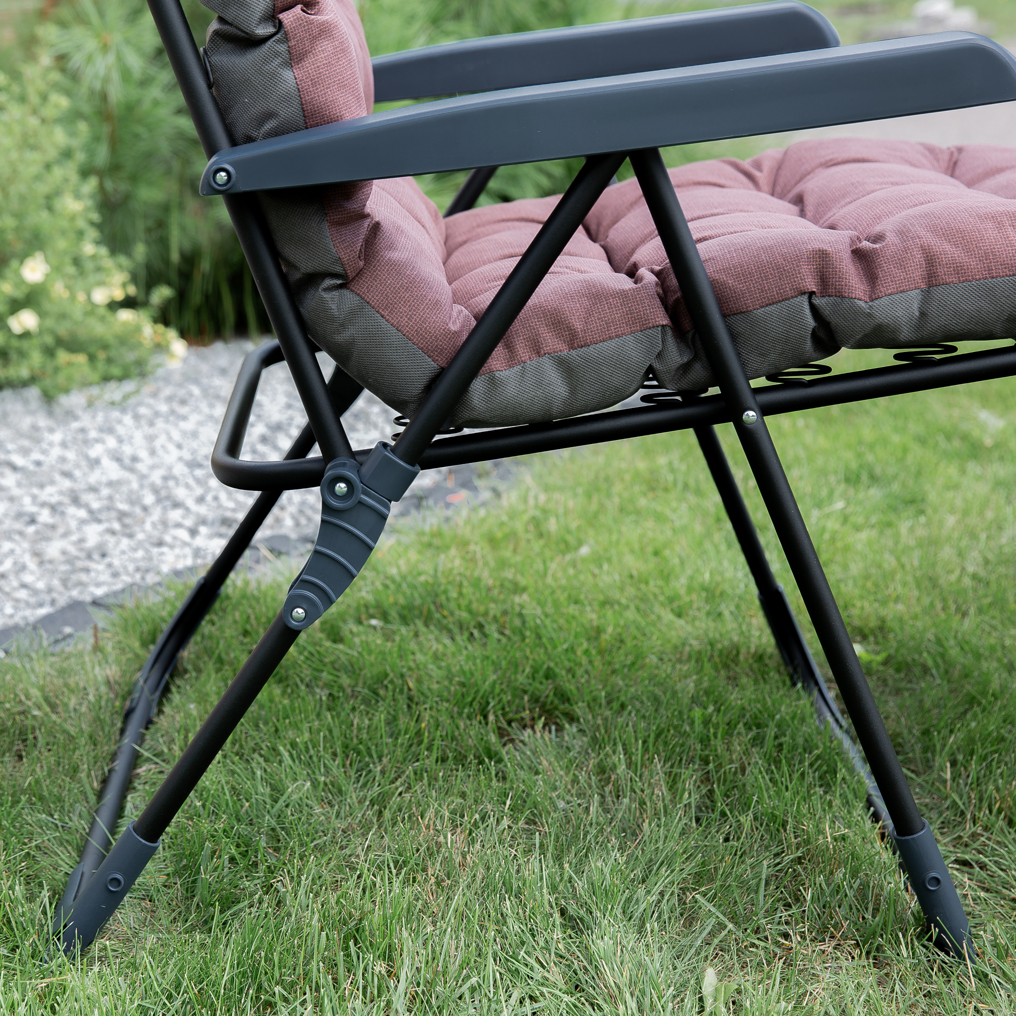 Polohovacie záhradné lehátko Setenil Black Edition H047-04PB PATIO