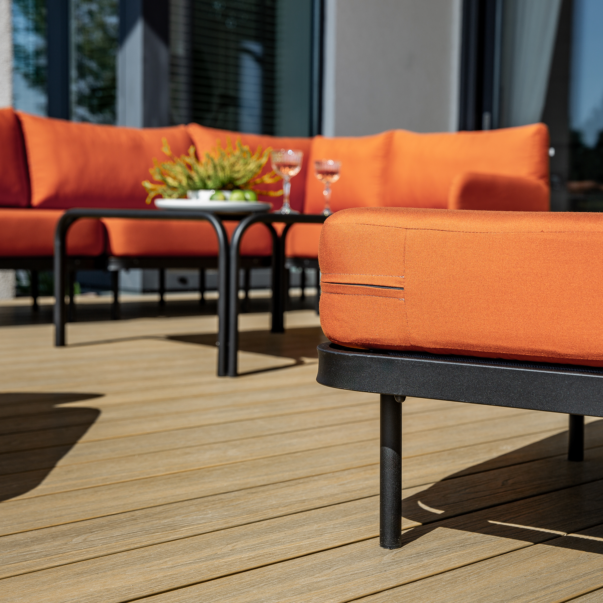 Souprava oranžového zahradního nábytku pro 6 osob Piryt D042-33DW PATIO