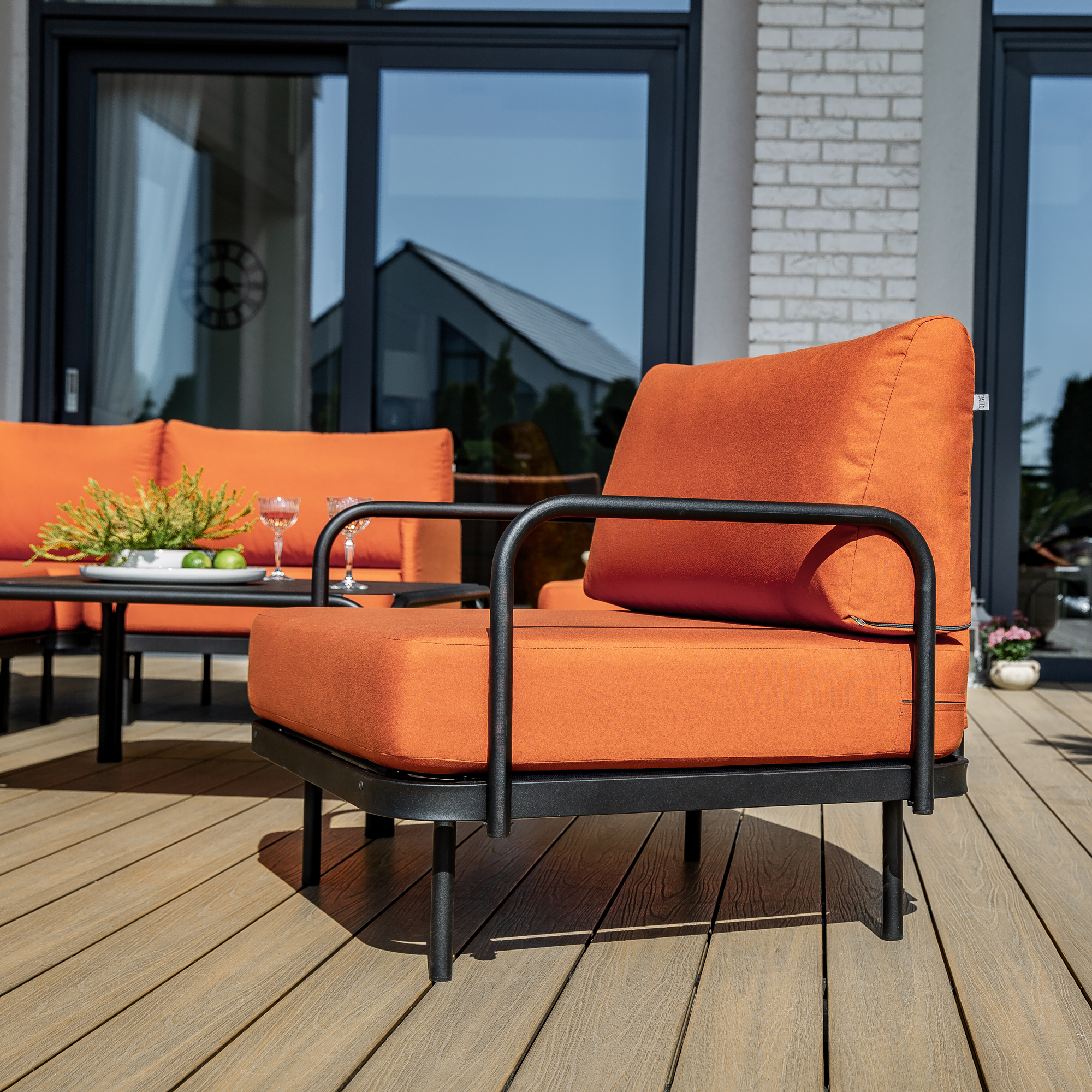 Souprava oranžového zahradního nábytku pro 6 osob Piryt D042-33DW PATIO