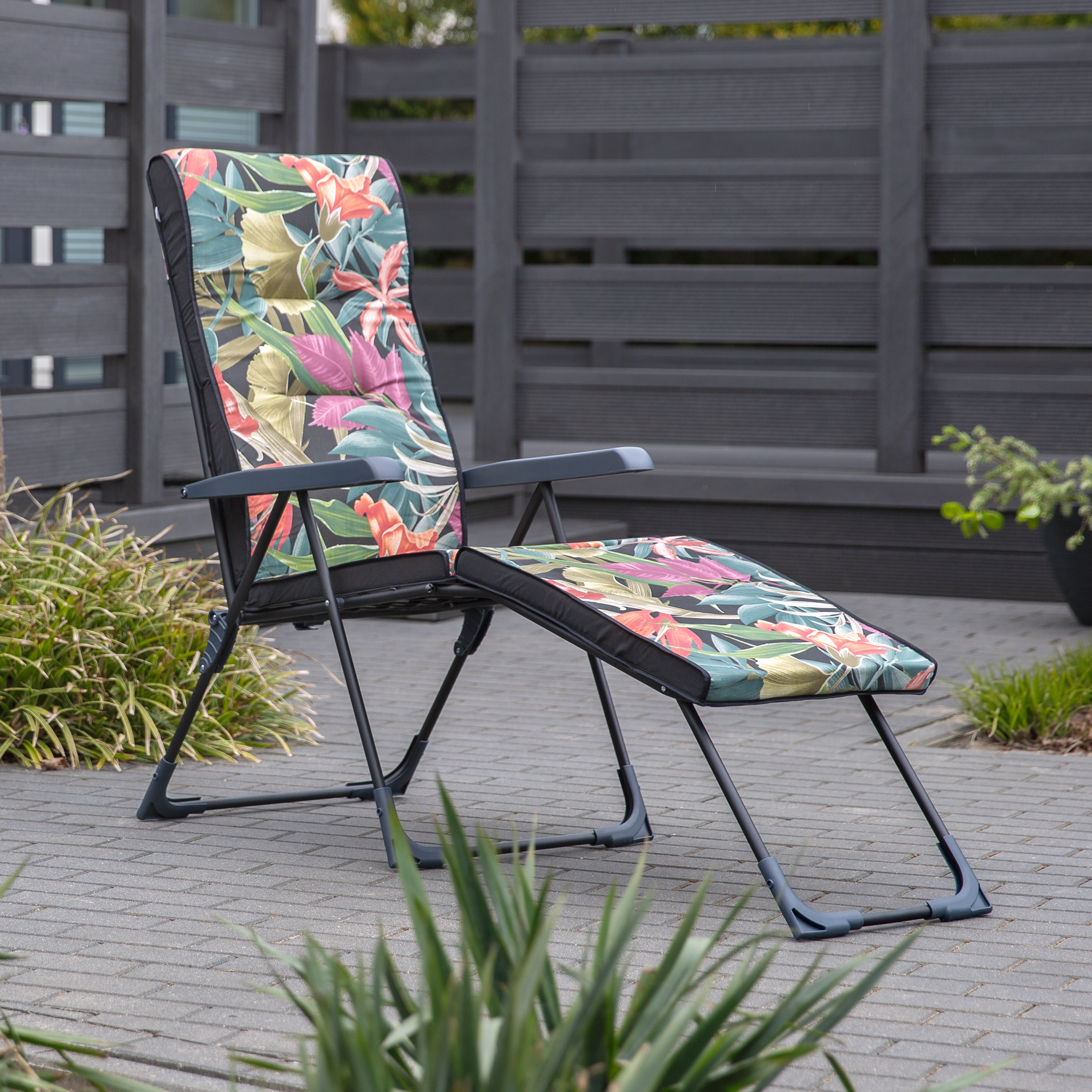 Polohovací zahradní lehátko/křeslo Santander 2v1 Black Edition L150-23IB PATIO
