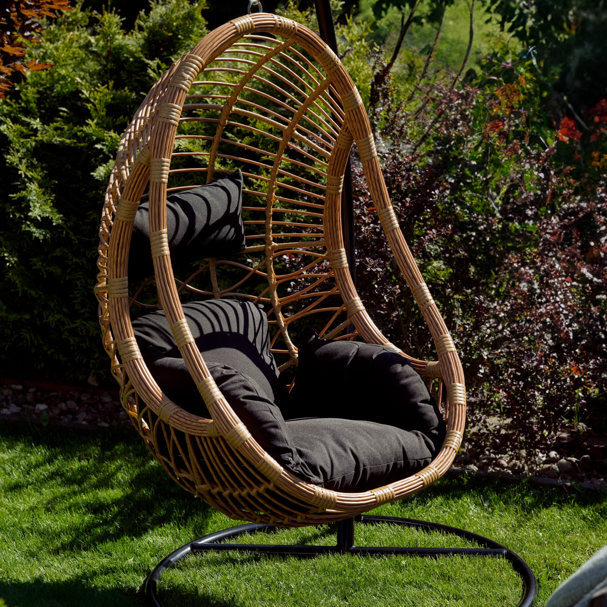Záhradné hojdacie závesné kreslo z technorattanu Victor Beige PATIO