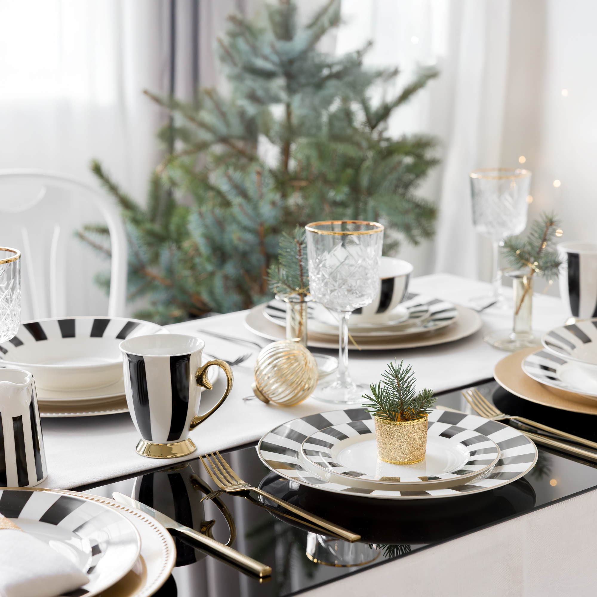 Porcelánový hluboký talíř Ribs 23 cm AMBITION